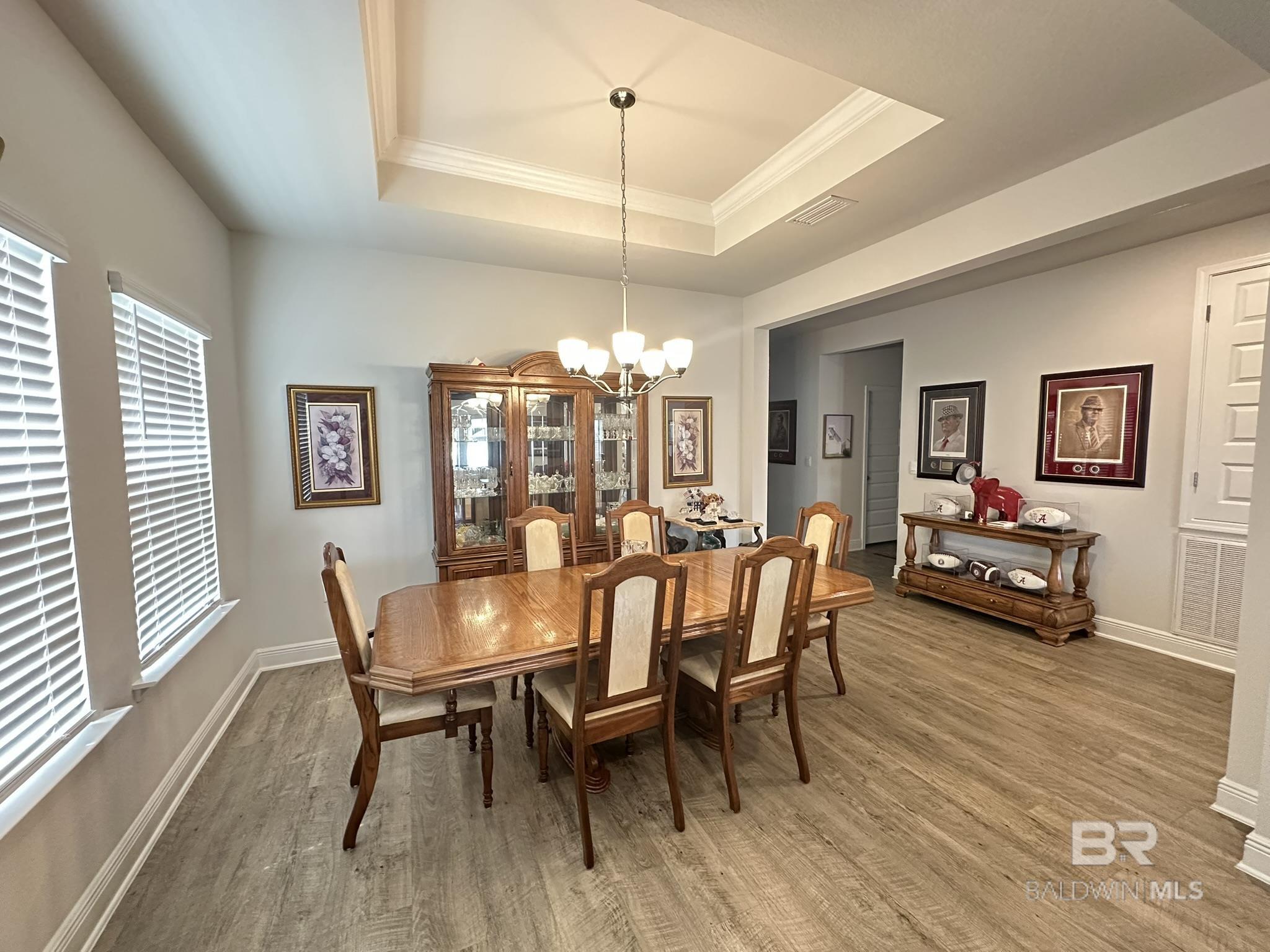https://zimg.paragon.ice.com/ParagonImages/Property/PG/BCAR/396964/2/0/0/7ea992eaabf175ebd12af26b368e2e6f/7/877d681c16046d98ed313523c841a127/396964-66139594-f8bd-478b-b6eb-06748e834142.JPG