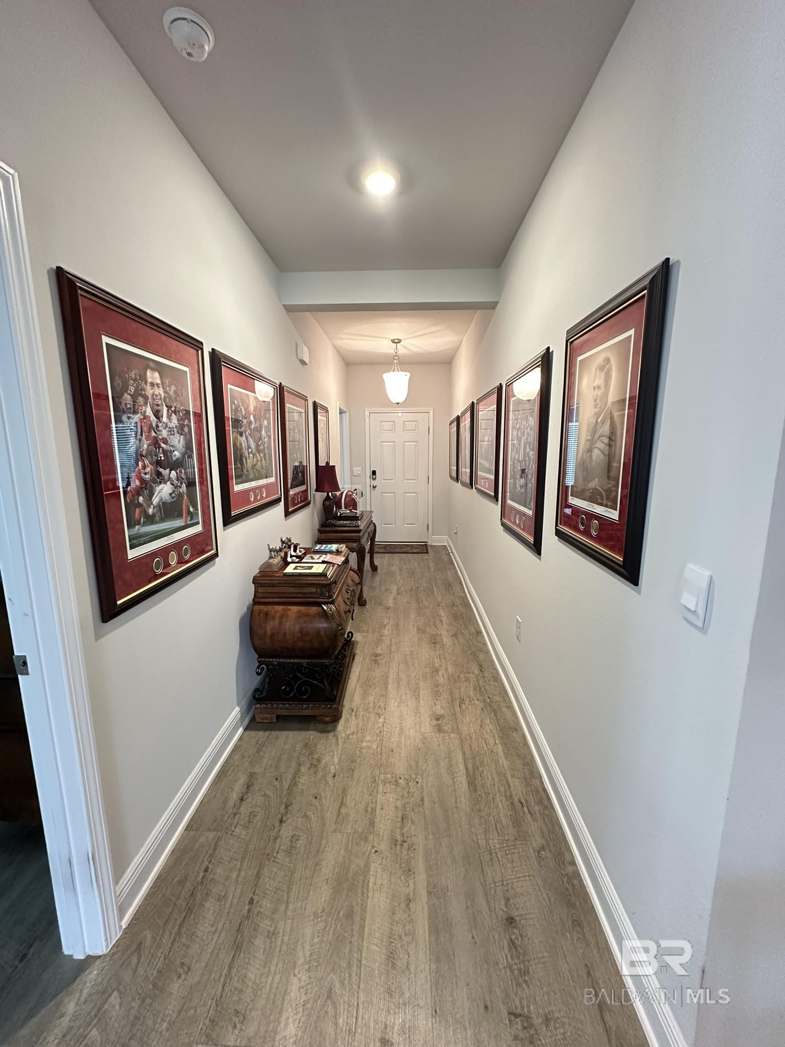 https://zimg.paragon.ice.com/ParagonImages/Property/PG/BCAR/396964/5/0/0/e05dbd7d636c5779e904f724a4b70e10/7/877d681c16046d98ed313523c841a127/396964-ccfe54f2-b77a-48e5-a0f2-9111ea89f6e6.JPG