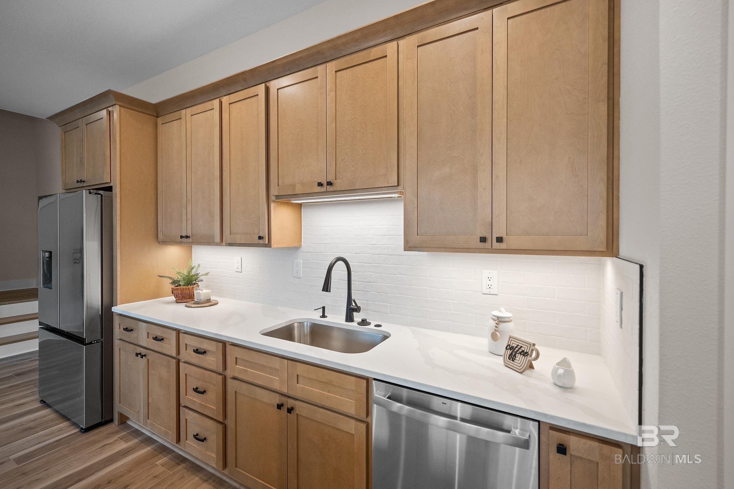https://zimg.paragon.ice.com/ParagonImages/Property/PG/BCAR/396965/11/0/0/3277af02db6c7a8ee28d981ba88c8762/7/0fc554448e285f69f42afe869695cd21/396965-0aa2b37a-d348-4818-8b8f-7f772dc9b4bb.JPG