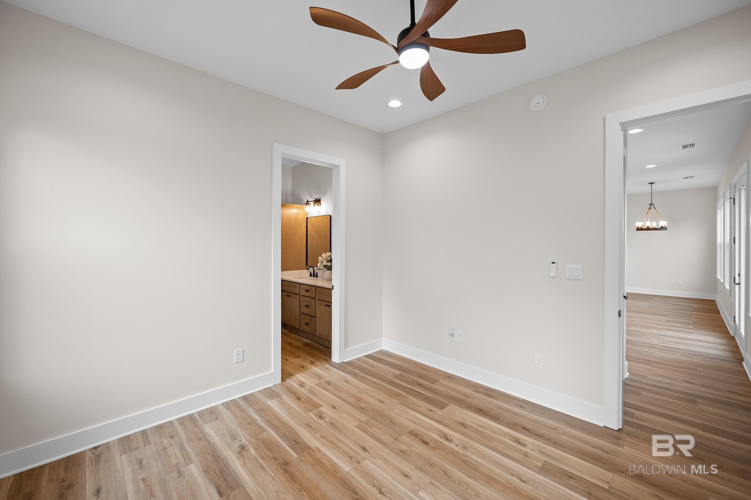 https://zimg.paragon.ice.com/ParagonImages/Property/PG/BCAR/396965/19/0/0/73fdb7d3a30a2abd49b4a9148eea5a0f/7/0fc554448e285f69f42afe869695cd21/396965-7f9f4673-dd86-4c4a-b97b-0e72c81cf69a.JPG
