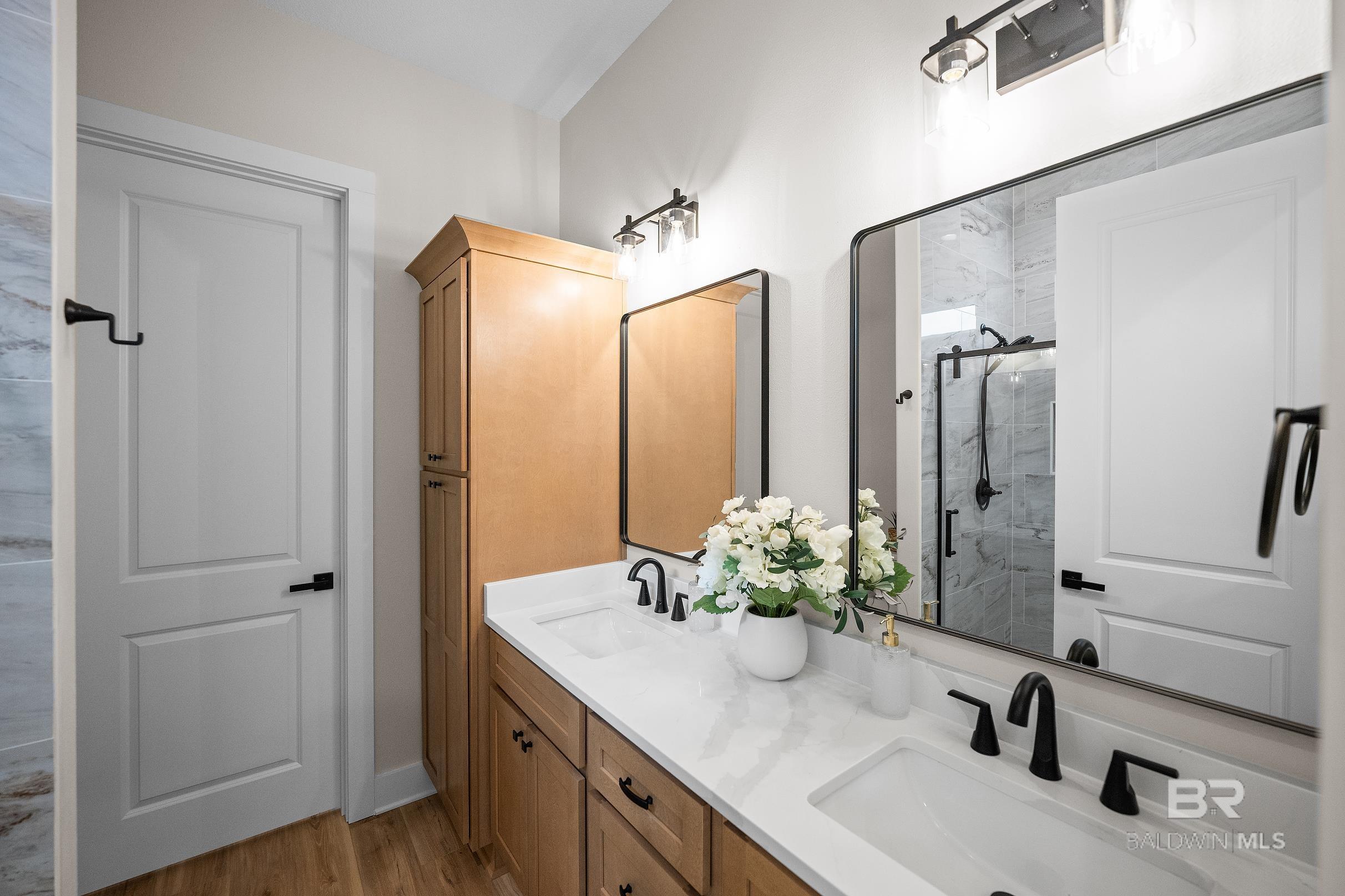 https://zimg.paragon.ice.com/ParagonImages/Property/PG/BCAR/396965/20/0/0/0c5bf9ba76eb7ba3dd22eb6a0fbece00/7/0fc554448e285f69f42afe869695cd21/396965-e80aa678-0fba-4656-89ea-436f87db3597.JPG