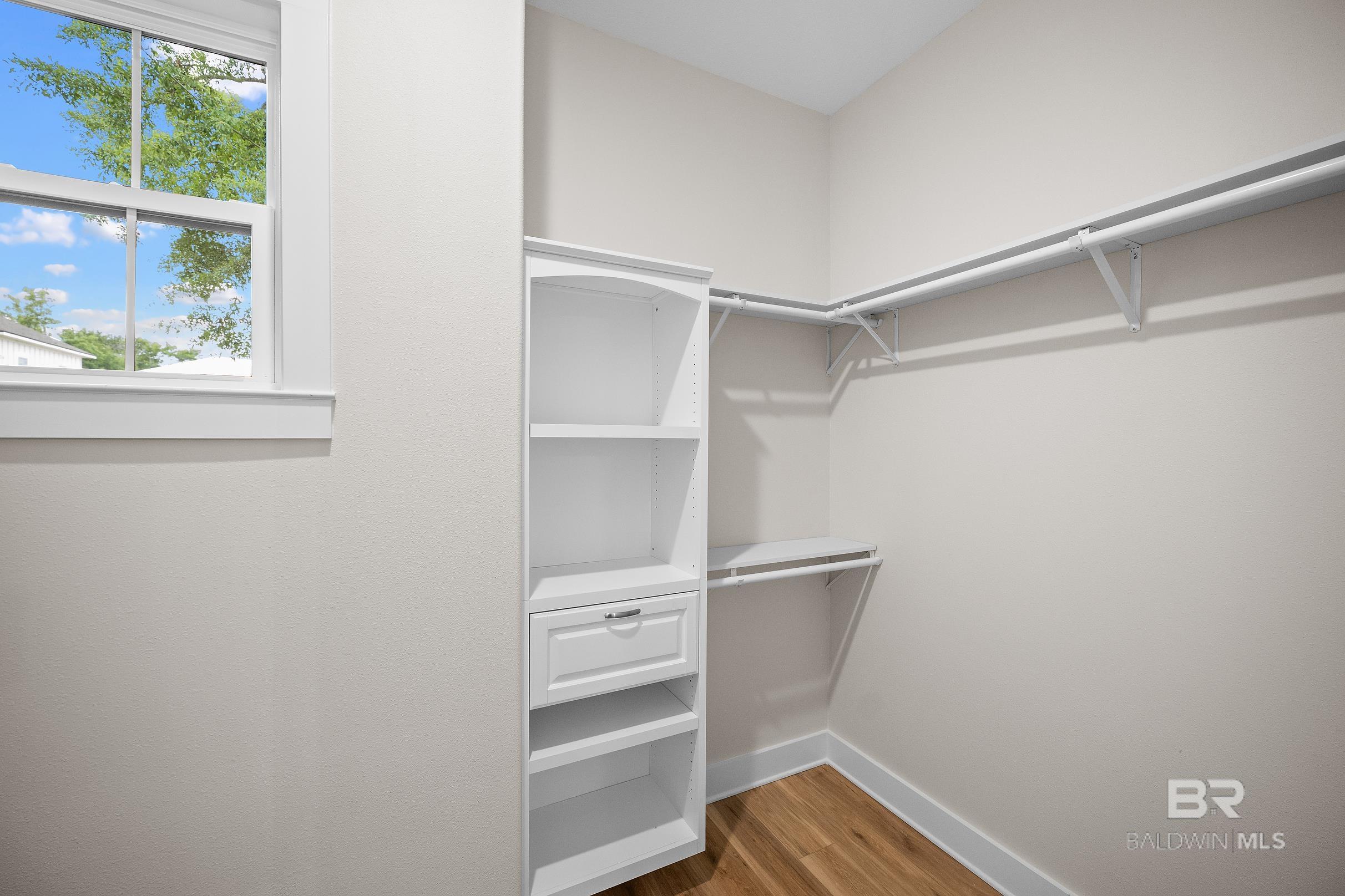 https://zimg.paragon.ice.com/ParagonImages/Property/PG/BCAR/396965/21/0/0/355ffc8a818977caa3ecb1e81ddf8a26/7/0fc554448e285f69f42afe869695cd21/396965-bc72638f-37fc-4481-8582-7d8bcaa7adc7.JPG