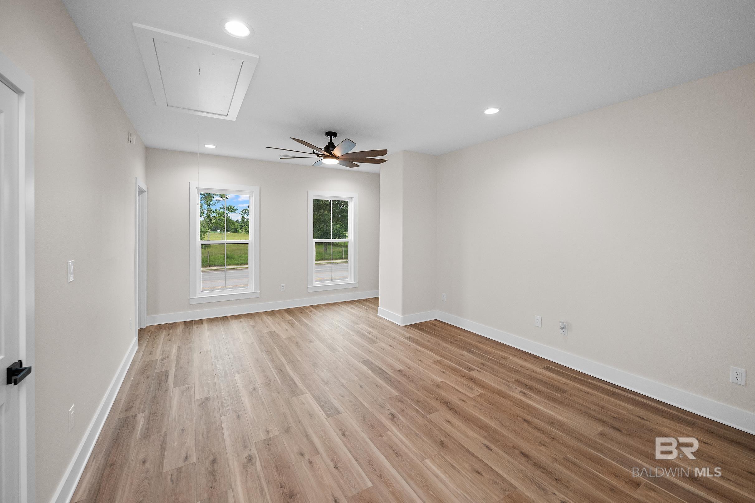 https://zimg.paragon.ice.com/ParagonImages/Property/PG/BCAR/396965/27/0/0/f6591035d2685d5ca22d33dbd694274c/7/0fc554448e285f69f42afe869695cd21/396965-1cea60a8-f647-4ad6-a4f3-3f4a220a00e9.JPG