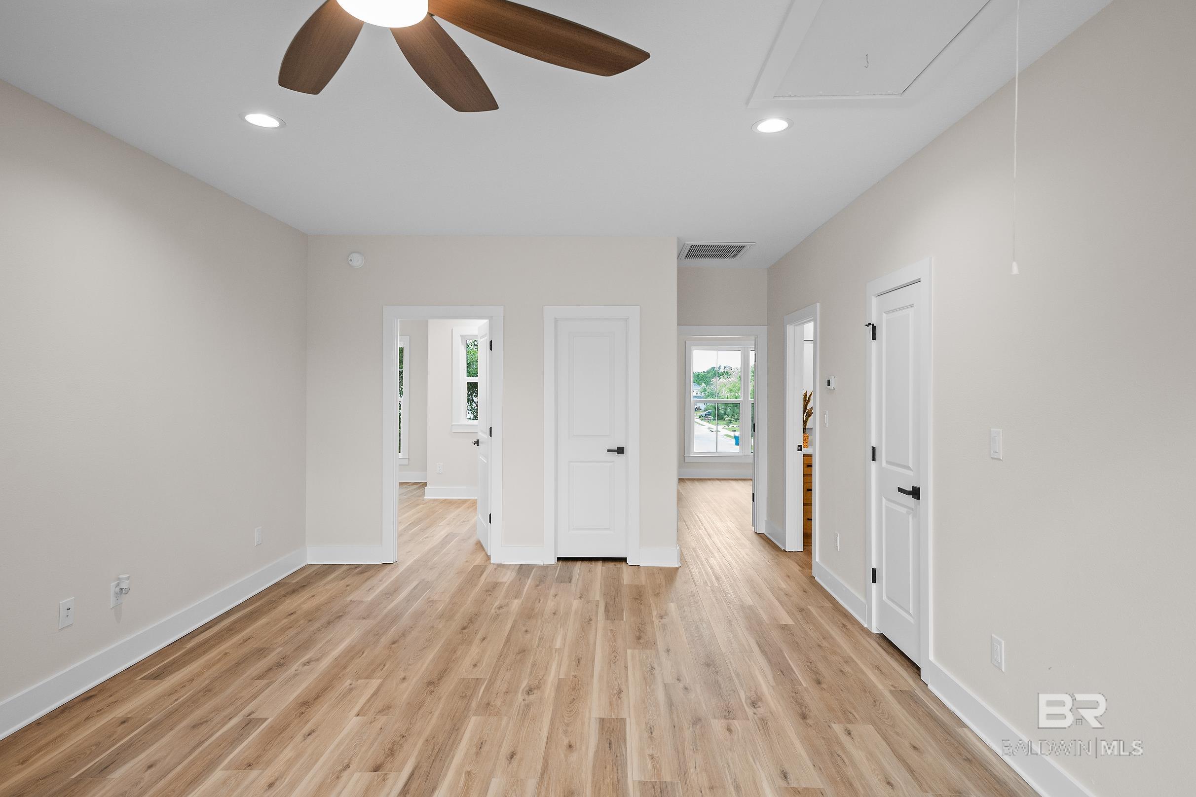 https://zimg.paragon.ice.com/ParagonImages/Property/PG/BCAR/396965/37/0/0/25f42ec13a52b696d14b4eb5619e3388/7/0fc554448e285f69f42afe869695cd21/396965-8d4eade3-6cd2-48a0-849a-e87afc867978.JPG