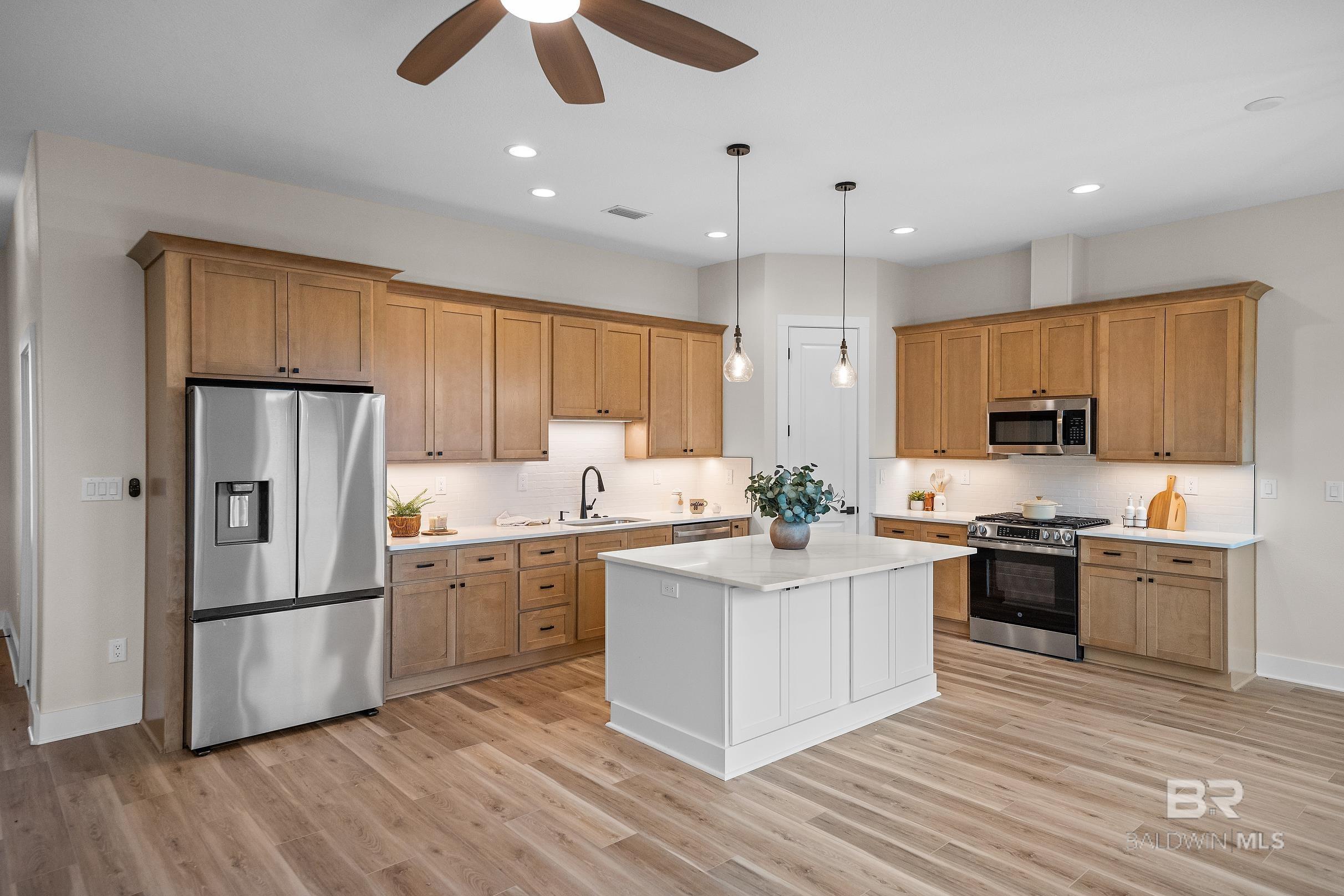 https://zimg.paragon.ice.com/ParagonImages/Property/PG/BCAR/396965/5/0/0/ea4e290a236479bc5c251f3c70fb5294/7/0fc554448e285f69f42afe869695cd21/396965-36ef3f83-ffe0-4bbb-b743-faa016f36ddd.JPG