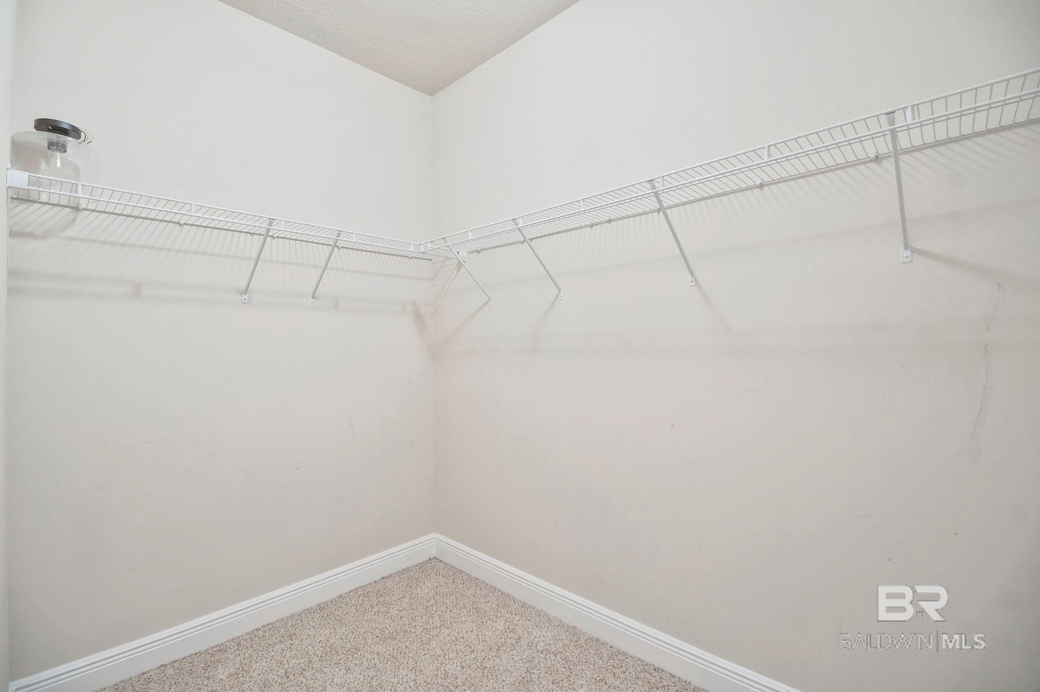 https://zimg.paragon.ice.com/ParagonImages/Property/PG/BCAR/396966/28/0/0/6ea63d5829c7f43b4e1bb4d7367b65b7/7/557960b9bc59ef9354c986df9fc84dc1/396966-55507e28-5789-4edf-8745-02222f5b60cd.JPG