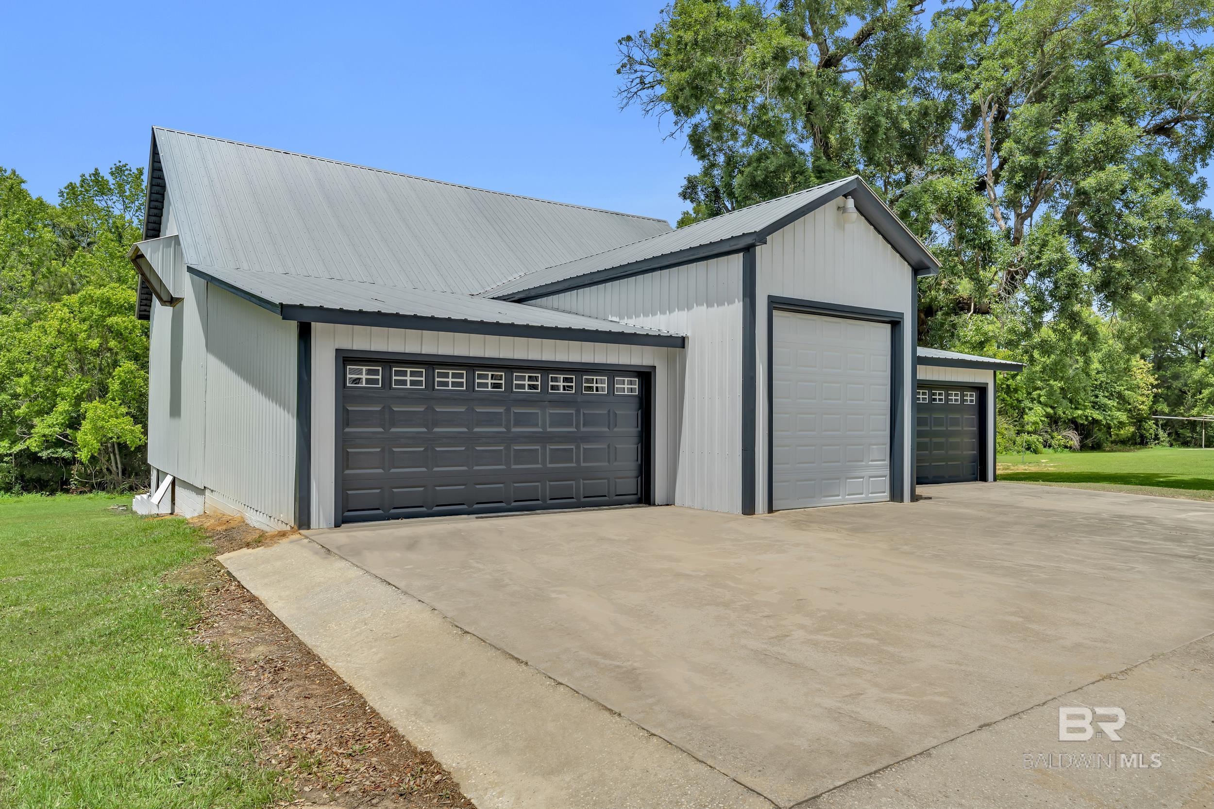 https://zimg.paragon.ice.com/ParagonImages/Property/PG/BCAR/397042/11/0/0/54934fe05045786ab70e146d6d74d76a/7/862d3ad8d81251832a16e062c92acca2/397042-5960236c-dde6-41a3-9cbf-9a40267f0a9f.JPG