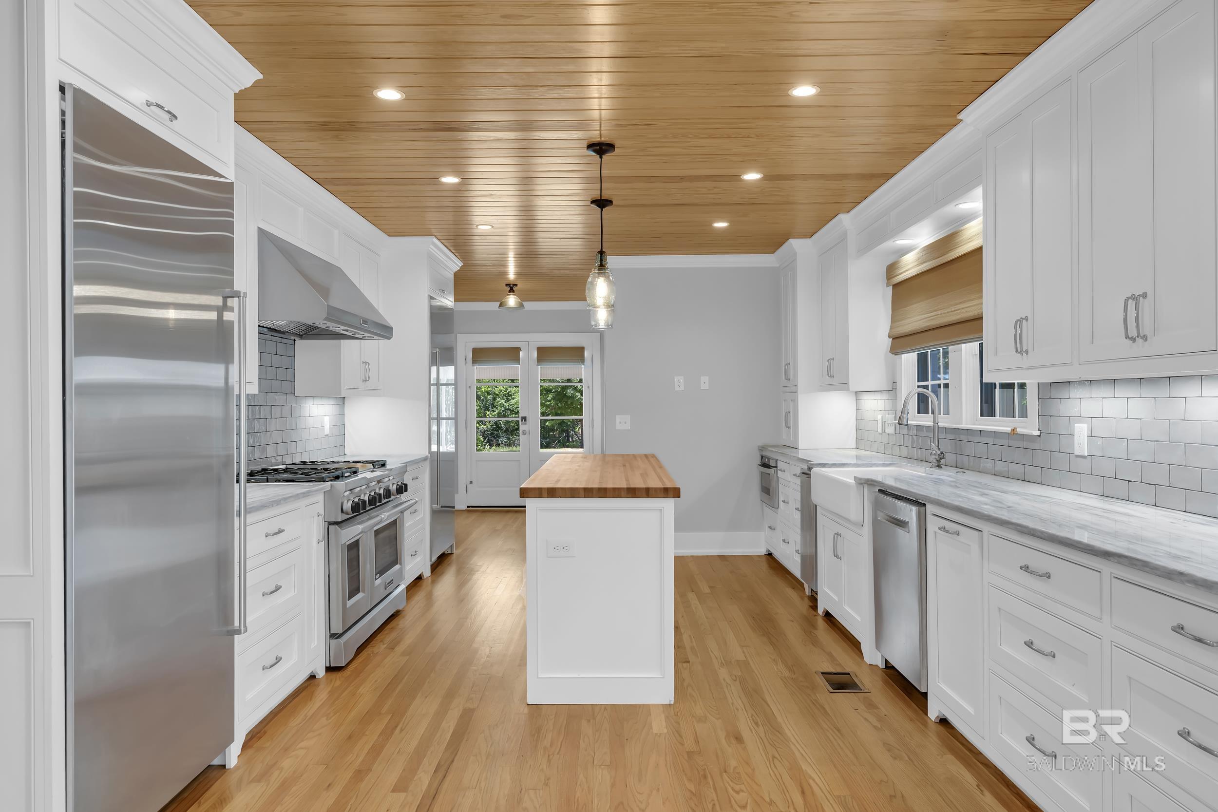 https://zimg.paragon.ice.com/ParagonImages/Property/PG/BCAR/397042/35/0/0/f3bc63843f4b3cacd20c8194513efe69/7/862d3ad8d81251832a16e062c92acca2/397042-676b7cac-6773-4919-b04e-7651eb3ae34a.JPG