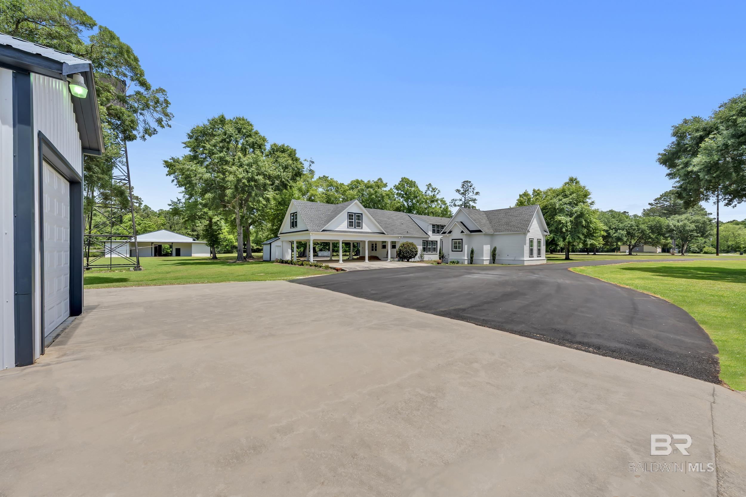 https://zimg.paragon.ice.com/ParagonImages/Property/PG/BCAR/397042/4/0/0/e086416c67ad50da3c34f5481557a228/7/862d3ad8d81251832a16e062c92acca2/397042-fc4c2fdc-41b8-48da-88b6-881839195c94.JPG