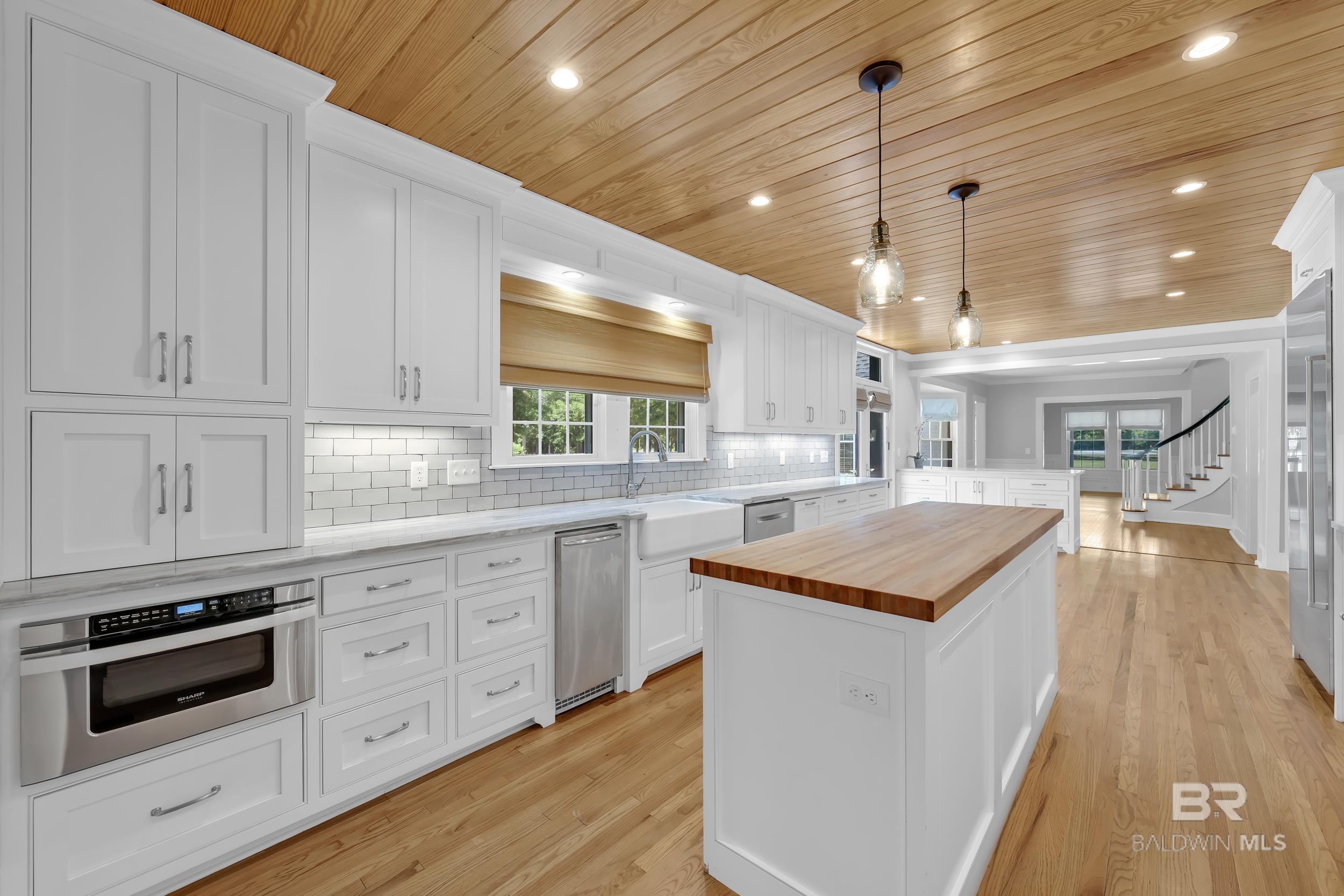 https://zimg.paragon.ice.com/ParagonImages/Property/PG/BCAR/397042/40/0/0/9828492db313479a9ae17e2a54be7ba4/7/862d3ad8d81251832a16e062c92acca2/397042-495826c4-5a82-4086-b7a2-d2611b3ba627.JPG
