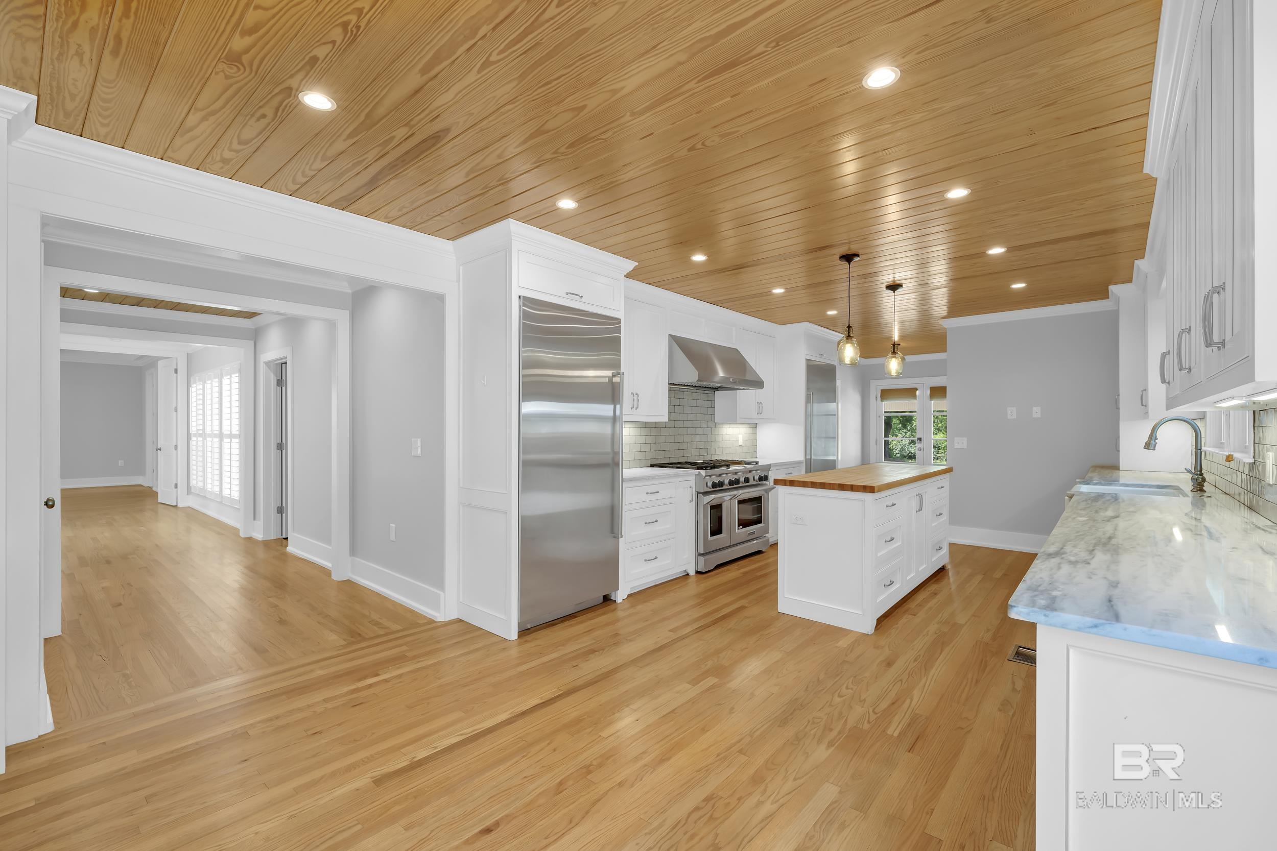 https://zimg.paragon.ice.com/ParagonImages/Property/PG/BCAR/397042/41/0/0/98648fcc84d427e67fa7890f23890662/7/862d3ad8d81251832a16e062c92acca2/397042-9ee21896-97d8-47b9-933a-24626e98db60.JPG