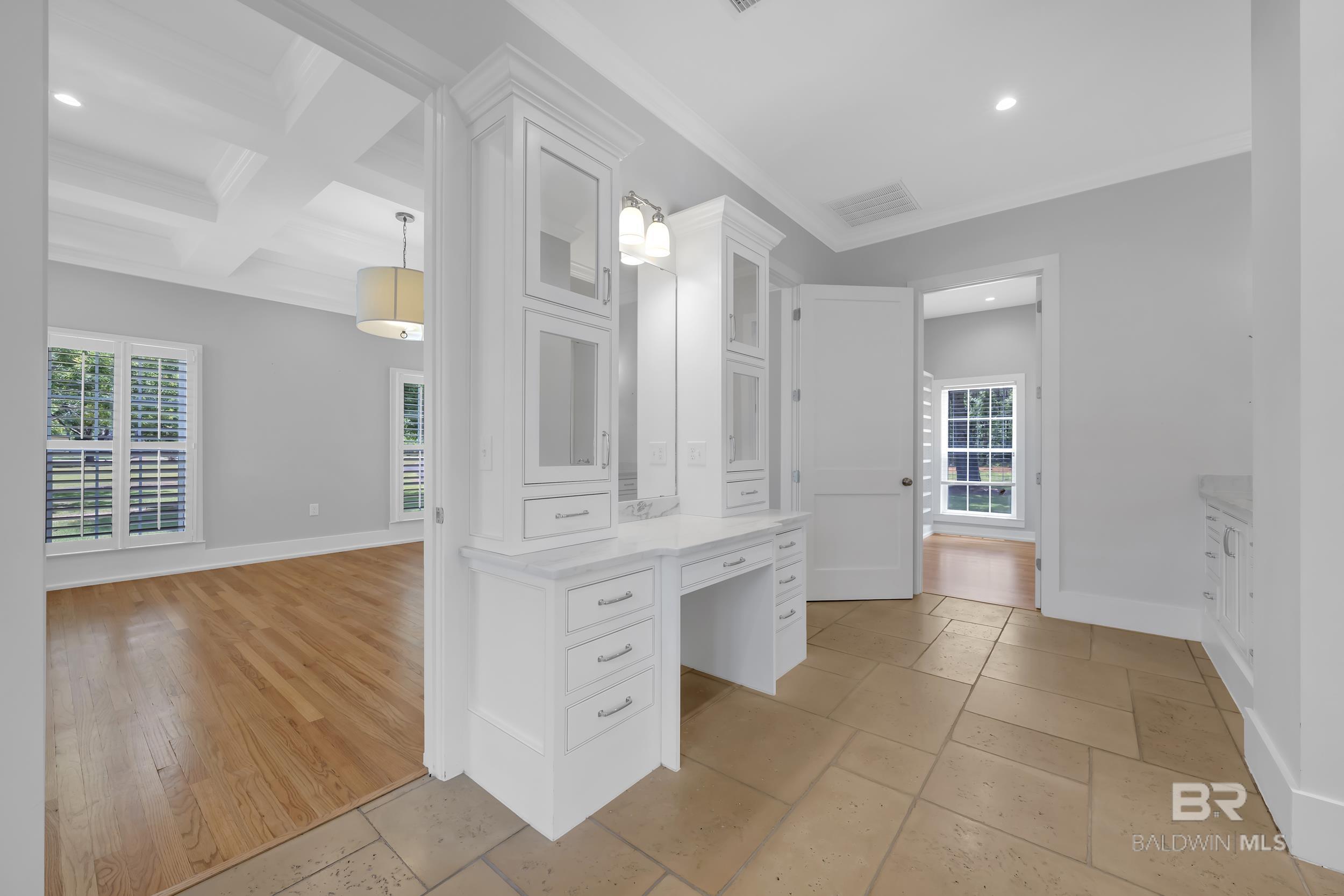 https://zimg.paragon.ice.com/ParagonImages/Property/PG/BCAR/397042/46/0/0/c083e466bc312298a1084dff65fe2686/7/862d3ad8d81251832a16e062c92acca2/397042-0876a87c-aa70-46c4-9112-668a15836323.JPG