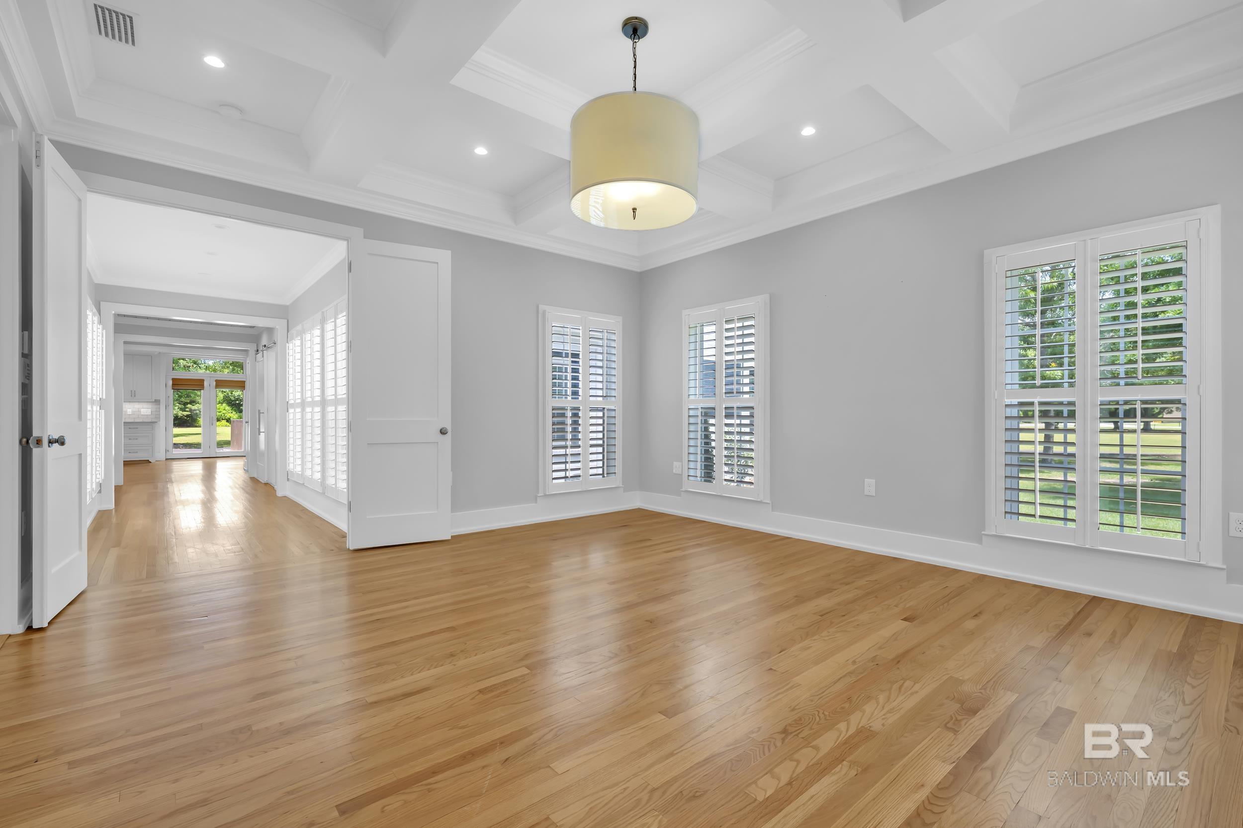 https://zimg.paragon.ice.com/ParagonImages/Property/PG/BCAR/397042/50/0/0/1e9d32efa7a56c4245897cb690134706/7/862d3ad8d81251832a16e062c92acca2/397042-b9b5303e-3f4a-4230-8b99-a6e43924aed6.JPG