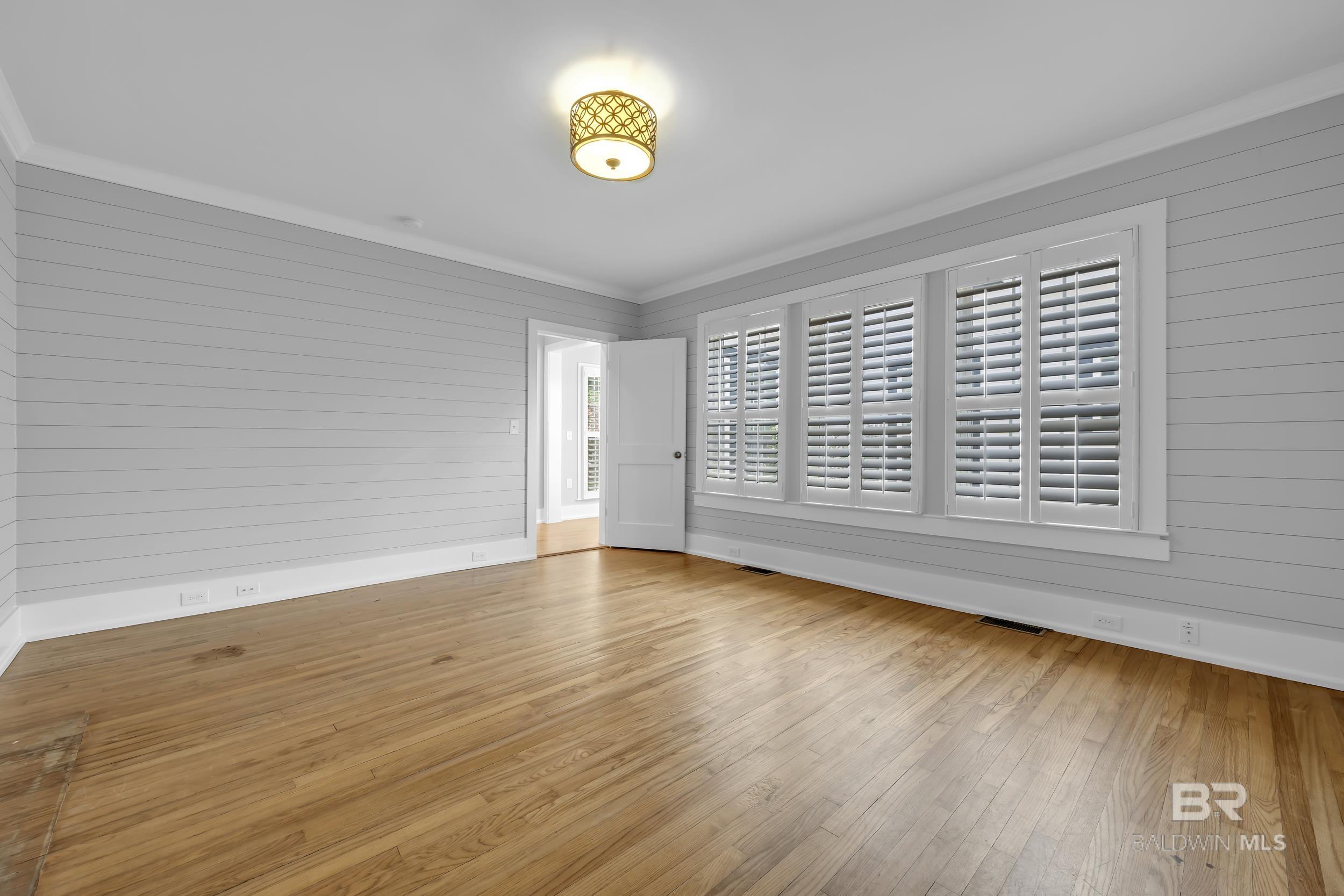 https://zimg.paragon.ice.com/ParagonImages/Property/PG/BCAR/397042/55/0/0/26ba2d5daa6087d0287717039ce15e55/7/862d3ad8d81251832a16e062c92acca2/397042-c69ce5b2-035c-4c8b-9138-05047630c7fe.JPG