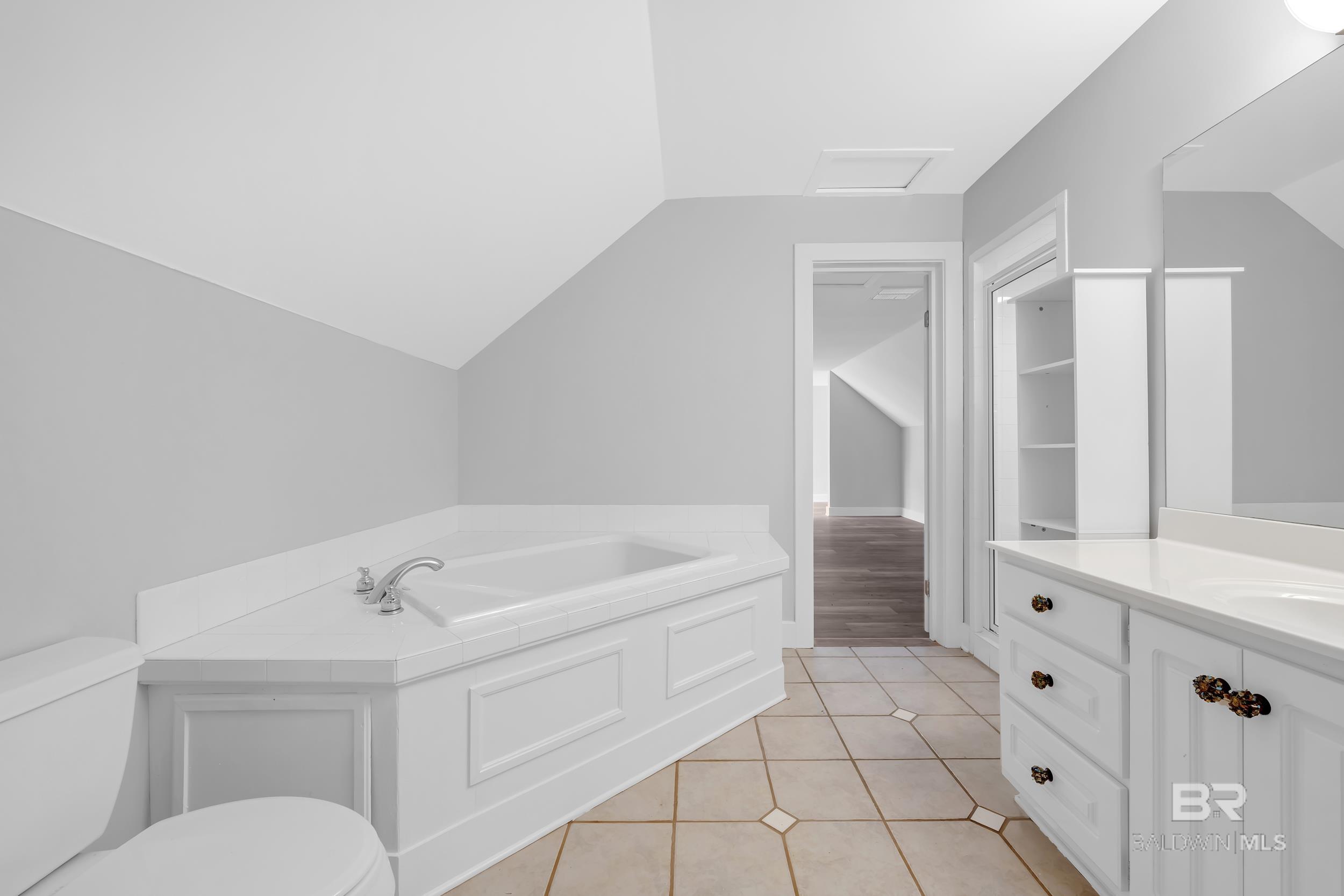 https://zimg.paragon.ice.com/ParagonImages/Property/PG/BCAR/397042/62/0/0/d36397cd7bce243336be2a0120d074cd/7/862d3ad8d81251832a16e062c92acca2/397042-f580de82-6d35-40a4-a129-80ad6b67b2d8.JPG