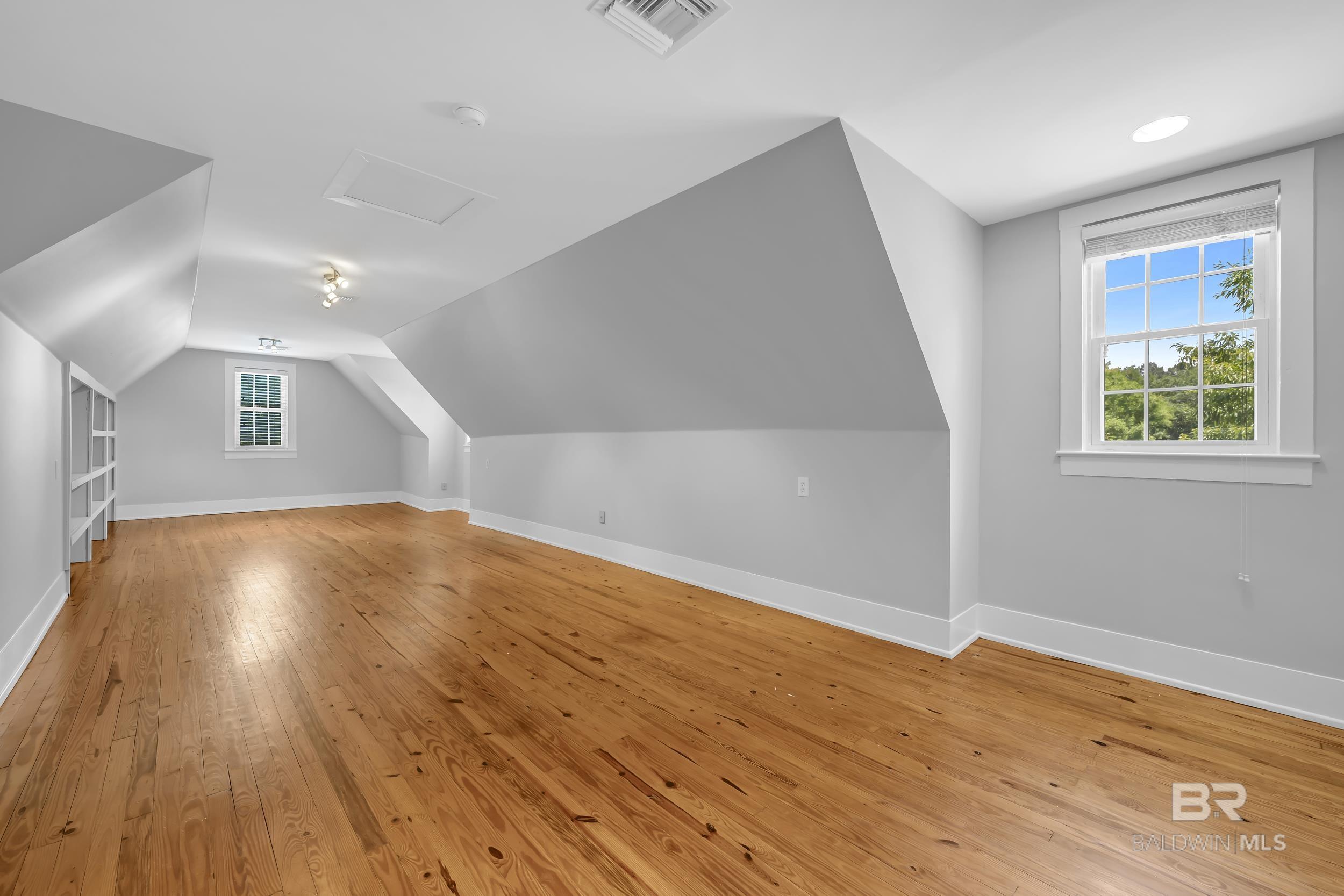 https://zimg.paragon.ice.com/ParagonImages/Property/PG/BCAR/397042/69/0/0/19de3051a998e5687a26200889568546/7/862d3ad8d81251832a16e062c92acca2/397042-2a72d42e-ed1c-4716-a606-ae29ec85f688.JPG
