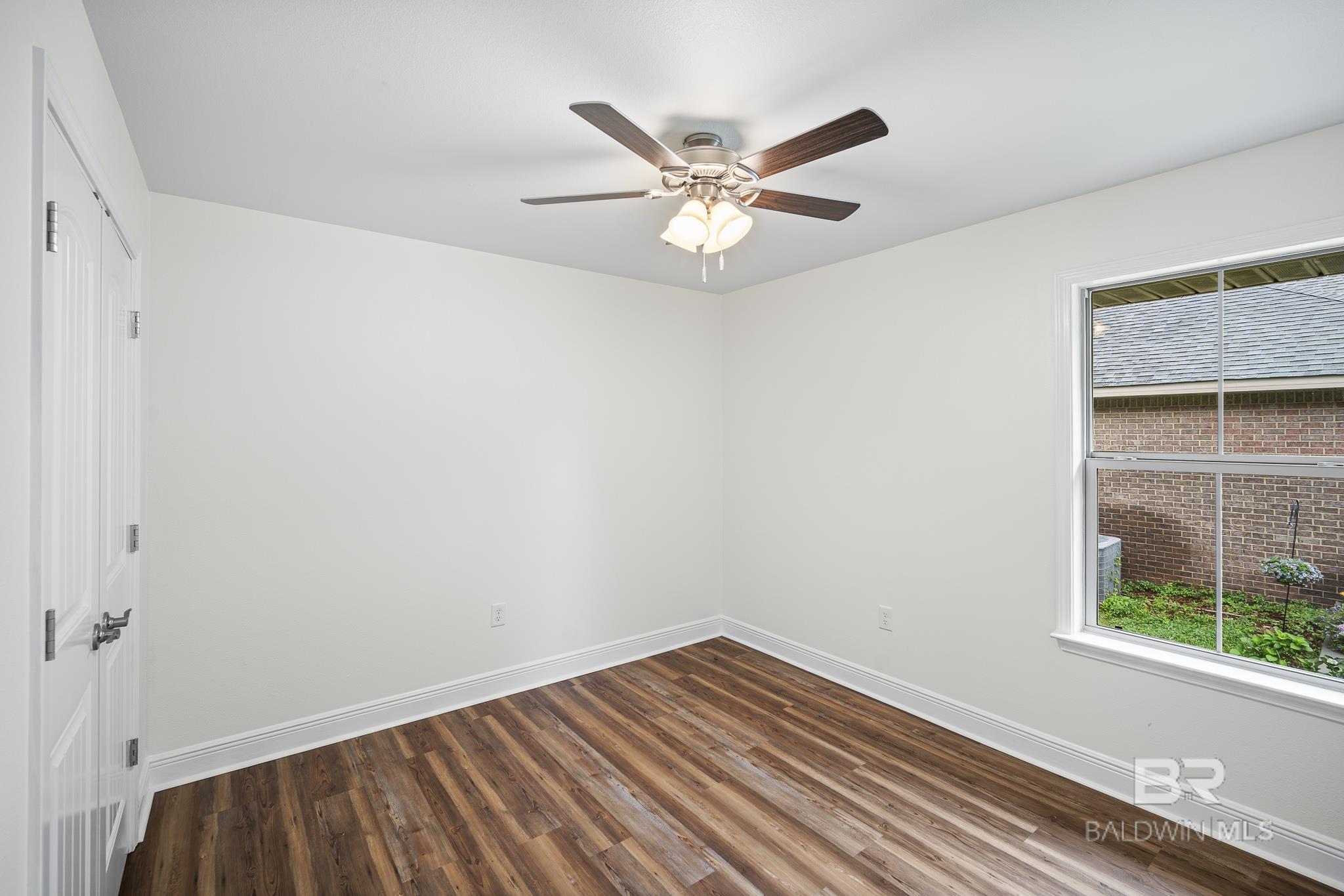 https://zimg.paragon.ice.com/ParagonImages/Property/PG/BCAR/397060/11/0/0/478cde87ef8c64102f02f3845ac36e34/7/5be2bf1edbce0d984425a648c8592b22/397060-48d42d14-b4ac-466b-902d-1a7ecb9cabac.JPG