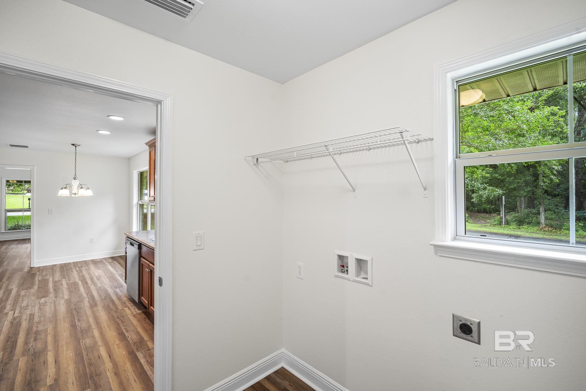 https://zimg.paragon.ice.com/ParagonImages/Property/PG/BCAR/397060/18/0/0/0bc99b14c7595d0f5eefadd86e793941/7/5be2bf1edbce0d984425a648c8592b22/397060-8d7e9d9f-0751-41d5-8be6-a55cdd890676.JPG