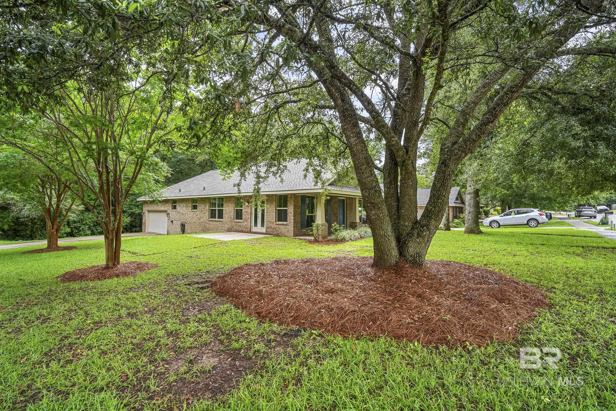 https://zimg.paragon.ice.com/ParagonImages/Property/PG/BCAR/397060/21/0/0/e2c21f98ee30de67955548a2ac02d1f2/7/5be2bf1edbce0d984425a648c8592b22/397060-7de91626-4deb-417f-94a5-b3d0eacef43b.JPG
