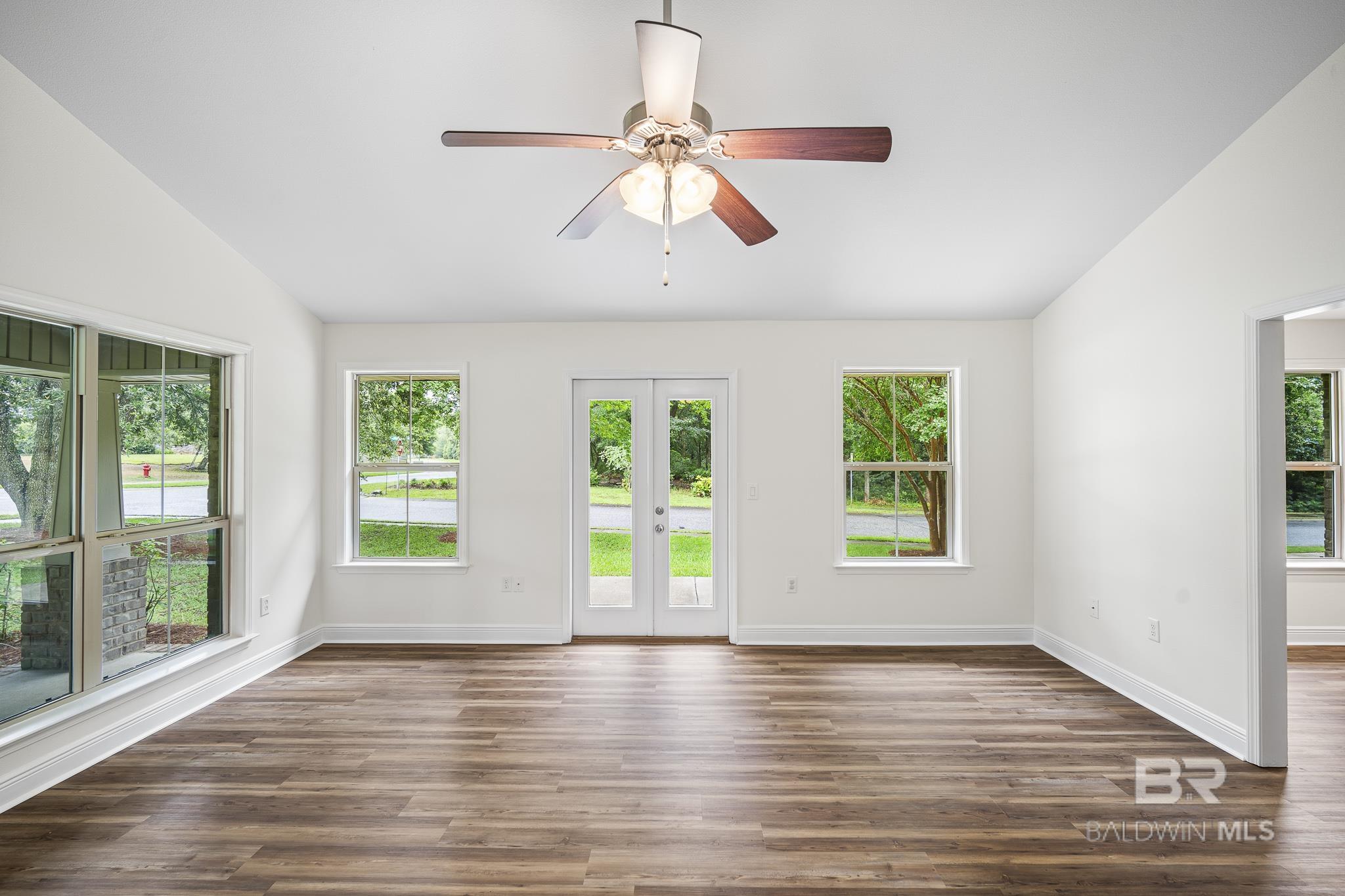 https://zimg.paragon.ice.com/ParagonImages/Property/PG/BCAR/397060/4/0/0/38ee966acd5250eba16305c5b401455f/7/5be2bf1edbce0d984425a648c8592b22/397060-2e99da28-6d2a-4c24-bb2e-af0a1f6db6b2.JPG