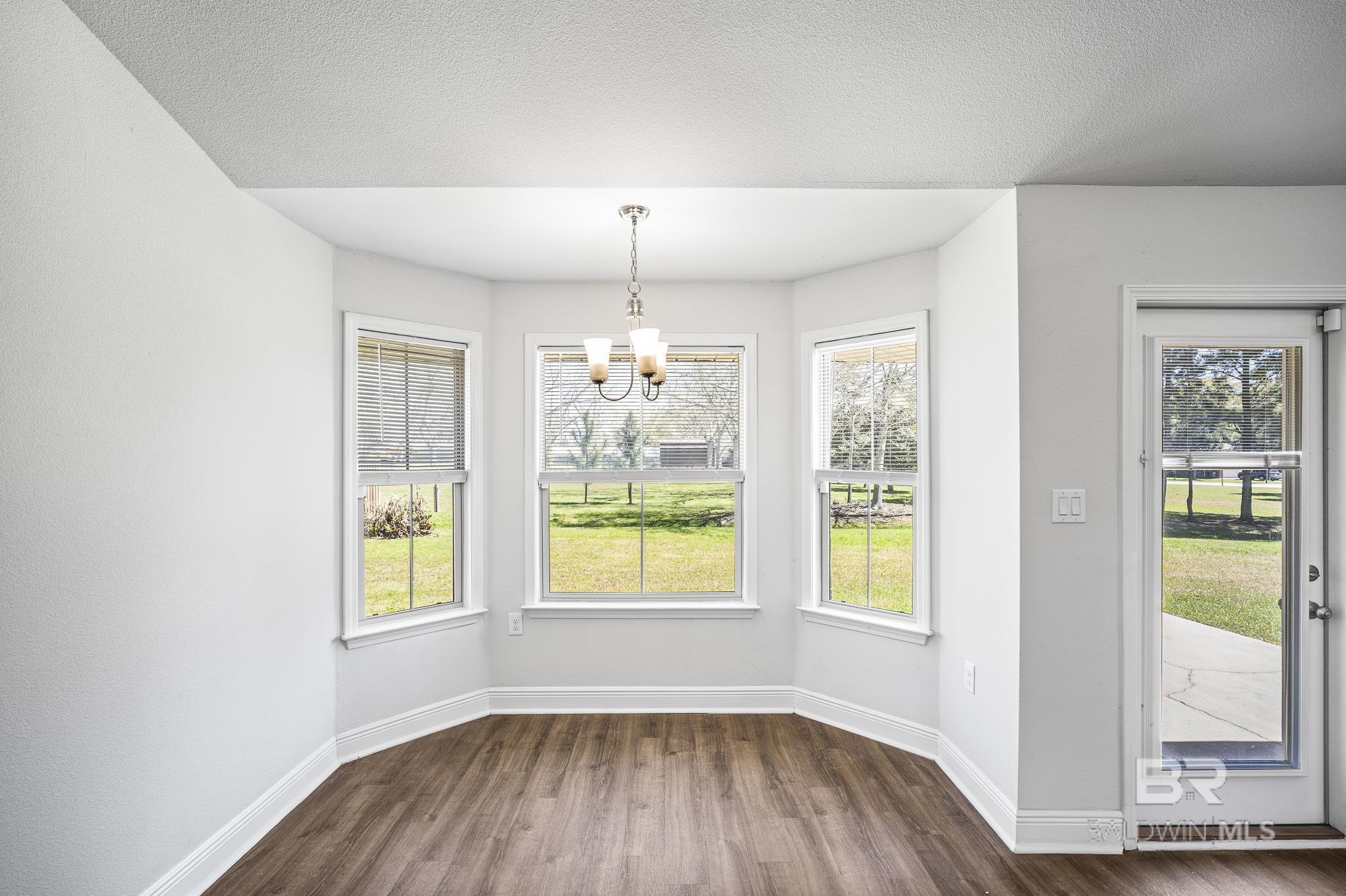 https://zimg.paragon.ice.com/ParagonImages/Property/PG/BCAR/397107/10/0/0/adc326c269084789111e47e1bc4890ca/7/e54ca7c9ff1fc745eca32b14ade90726/397107-3B7DC3A8-96A0-4BD2-871E-10D7CF798578.JPG