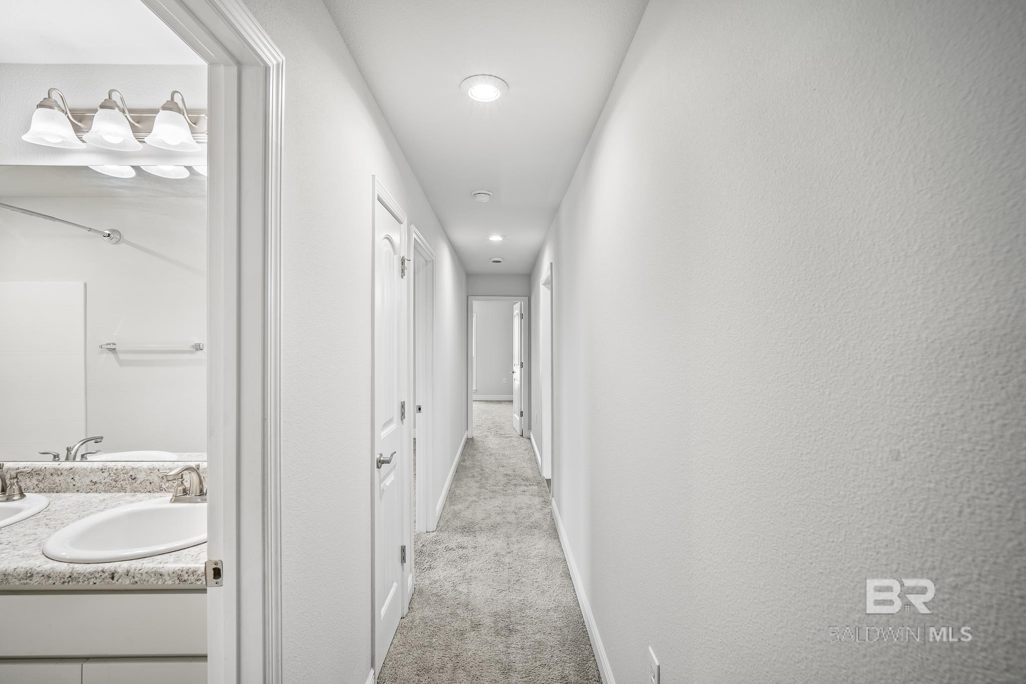 https://zimg.paragon.ice.com/ParagonImages/Property/PG/BCAR/397107/17/0/0/239b3859e9b809702cfb3146d07260fe/7/e54ca7c9ff1fc745eca32b14ade90726/397107-99D928F5-C234-4D68-A2CE-252F4E1C32B7.JPG