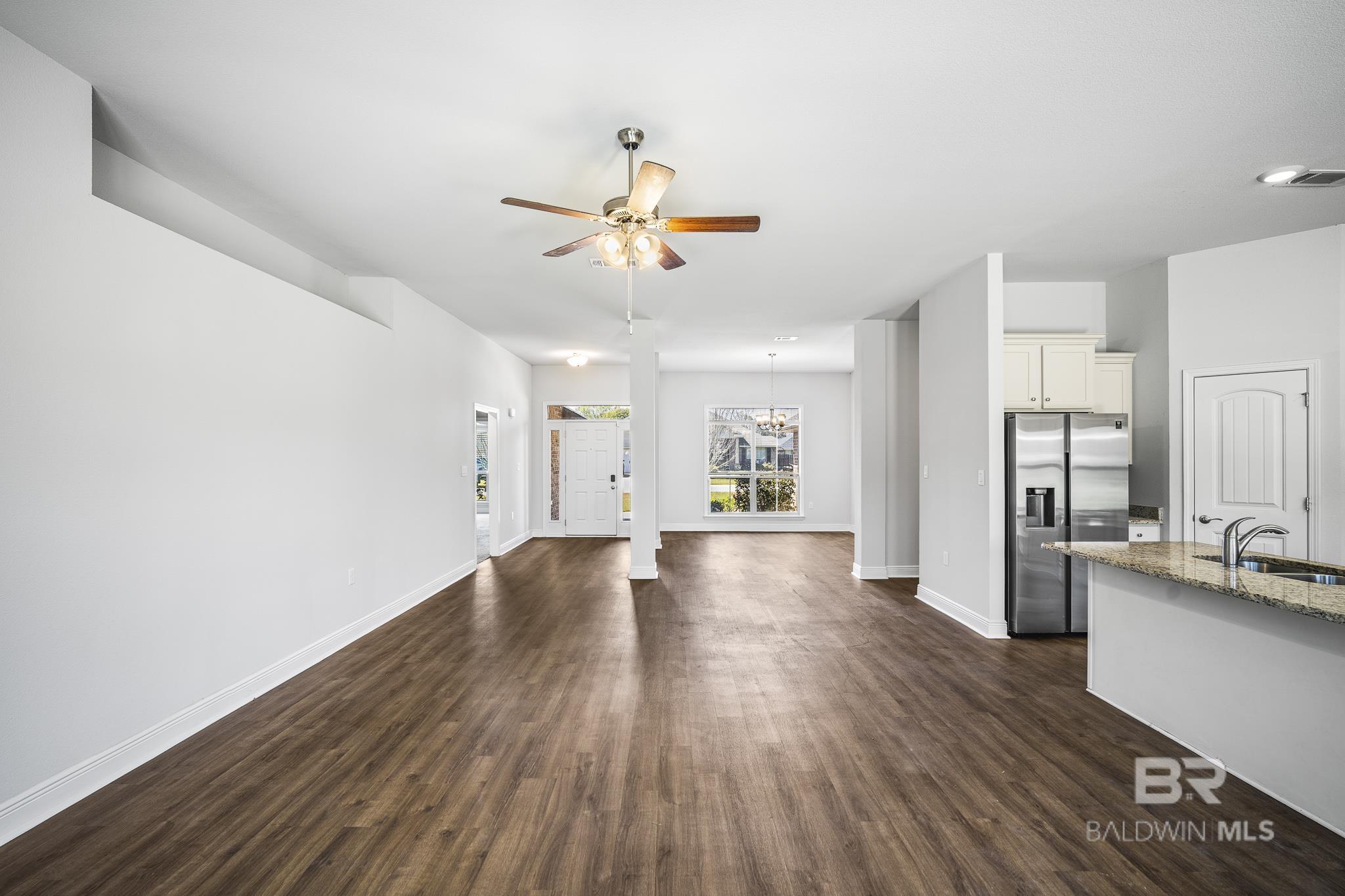 https://zimg.paragon.ice.com/ParagonImages/Property/PG/BCAR/397107/4/0/0/7a42ad29299fab473a40772bc9725bc3/7/e54ca7c9ff1fc745eca32b14ade90726/397107-6C0FD4AF-FF93-4E41-9CD1-087D9EEC5E44.JPG