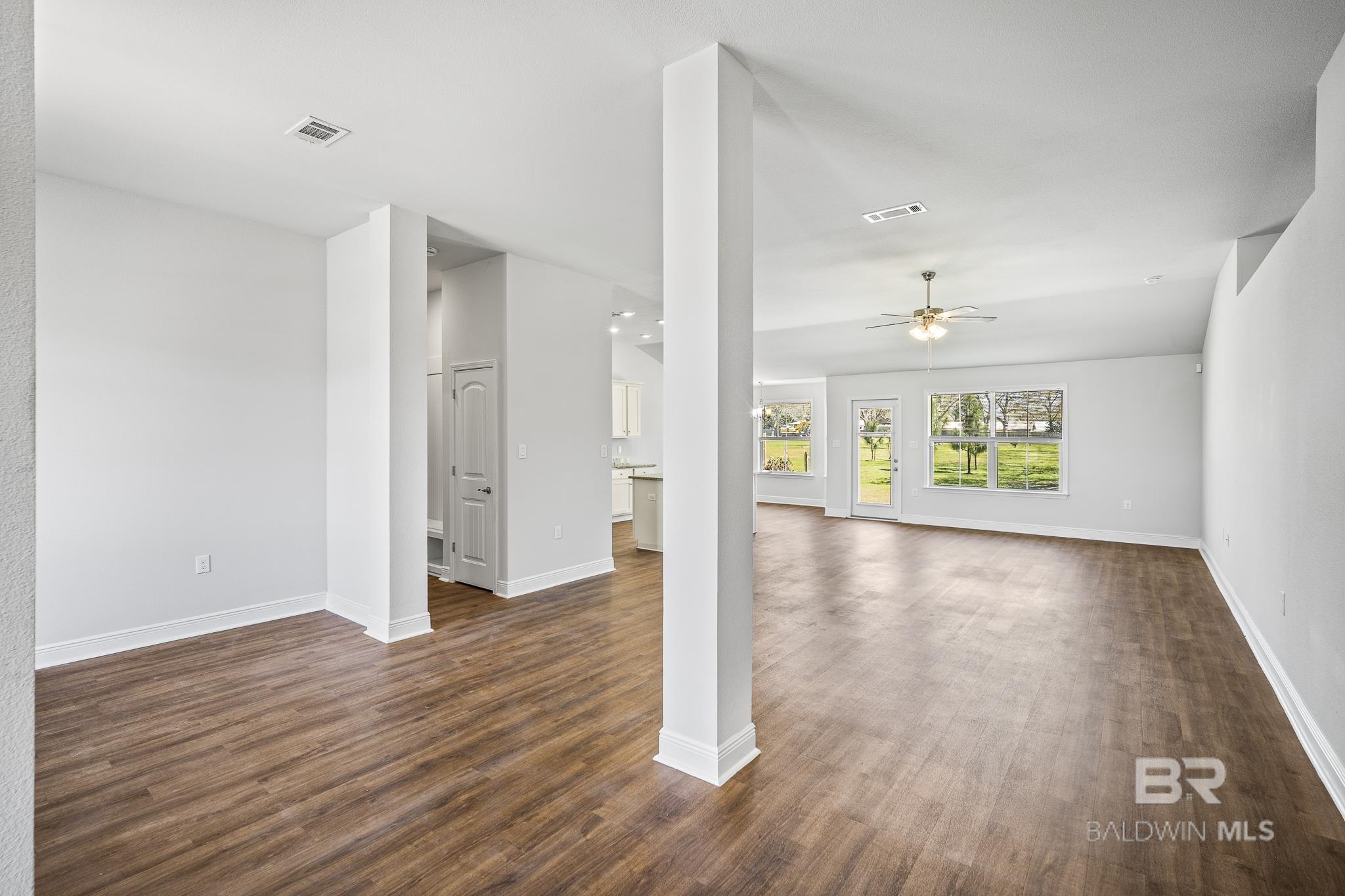 https://zimg.paragon.ice.com/ParagonImages/Property/PG/BCAR/397107/5/0/0/b60b37fc79dd2eb5222bf77d88761cfd/7/e54ca7c9ff1fc745eca32b14ade90726/397107-D5BDD478-AE88-4160-8359-BF11CBD870DE.JPG