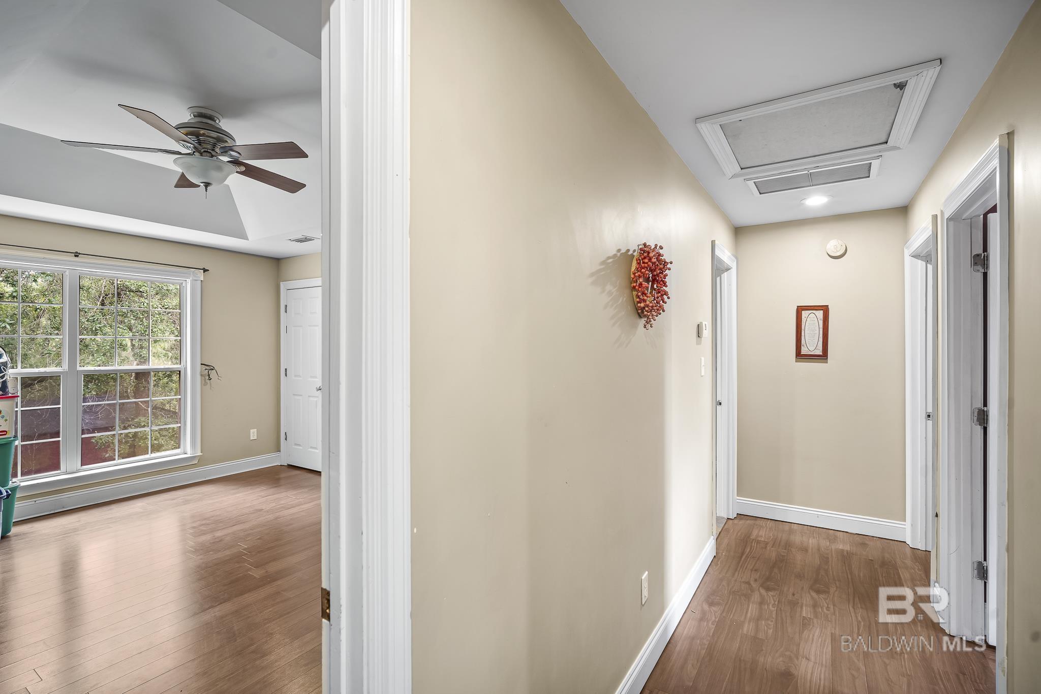 https://zimg.paragon.ice.com/ParagonImages/Property/PG/BCAR/397110/12/0/0/2cabe6252c98746ae8e0534b9fc5c9ce/7/70e58880f3061efb6a973237e1d32a39/397110-FED3936F-B7F1-4426-8837-09012E2D99AC.JPG