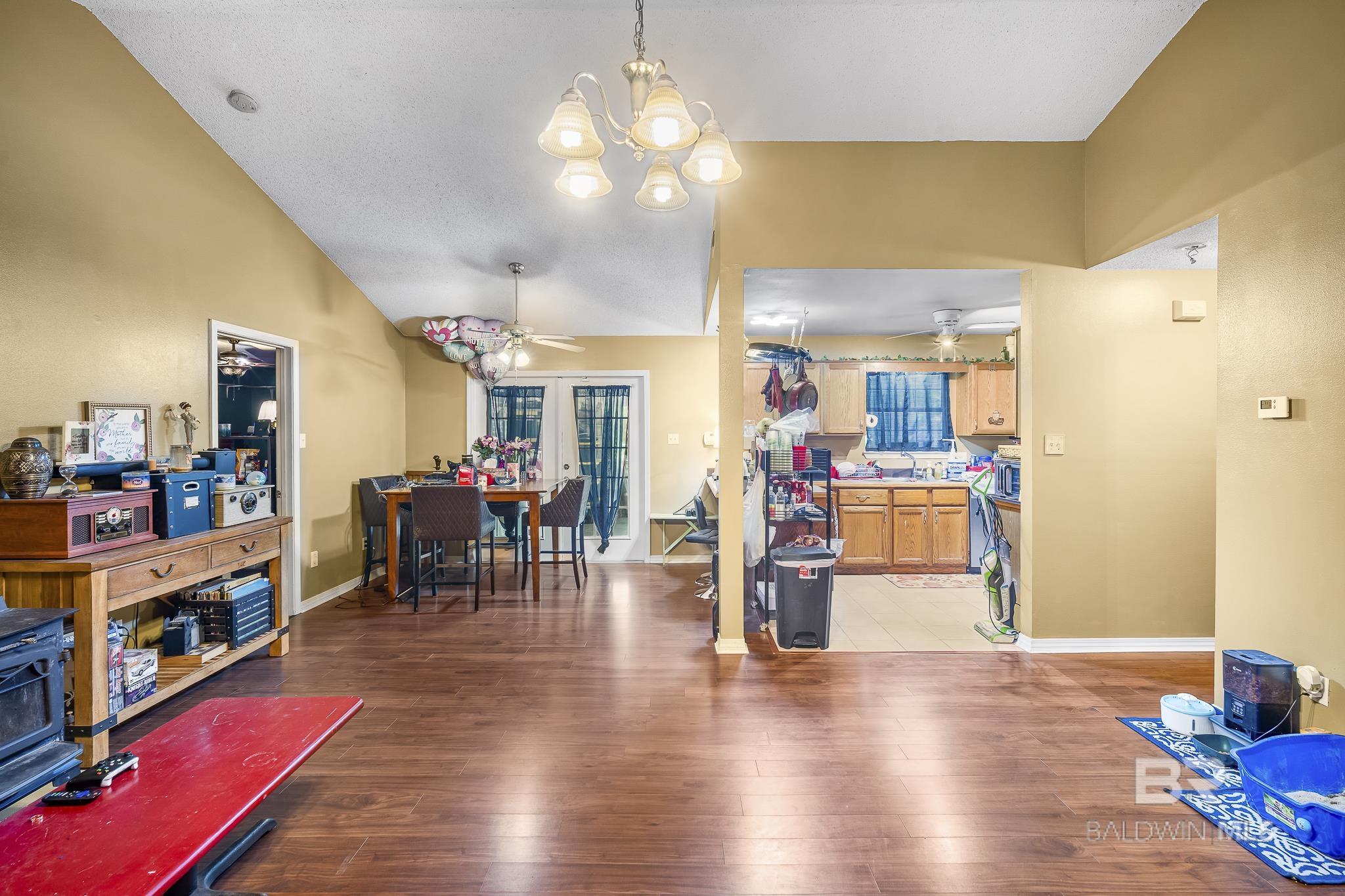 https://zimg.paragon.ice.com/ParagonImages/Property/PG/BCAR/397110/3/0/0/c7a4ee6718ba28f7e5144ff6a7cfa3c0/7/70e58880f3061efb6a973237e1d32a39/397110-A1486C90-1478-4A87-9AFB-B8AF918F25C8.JPG