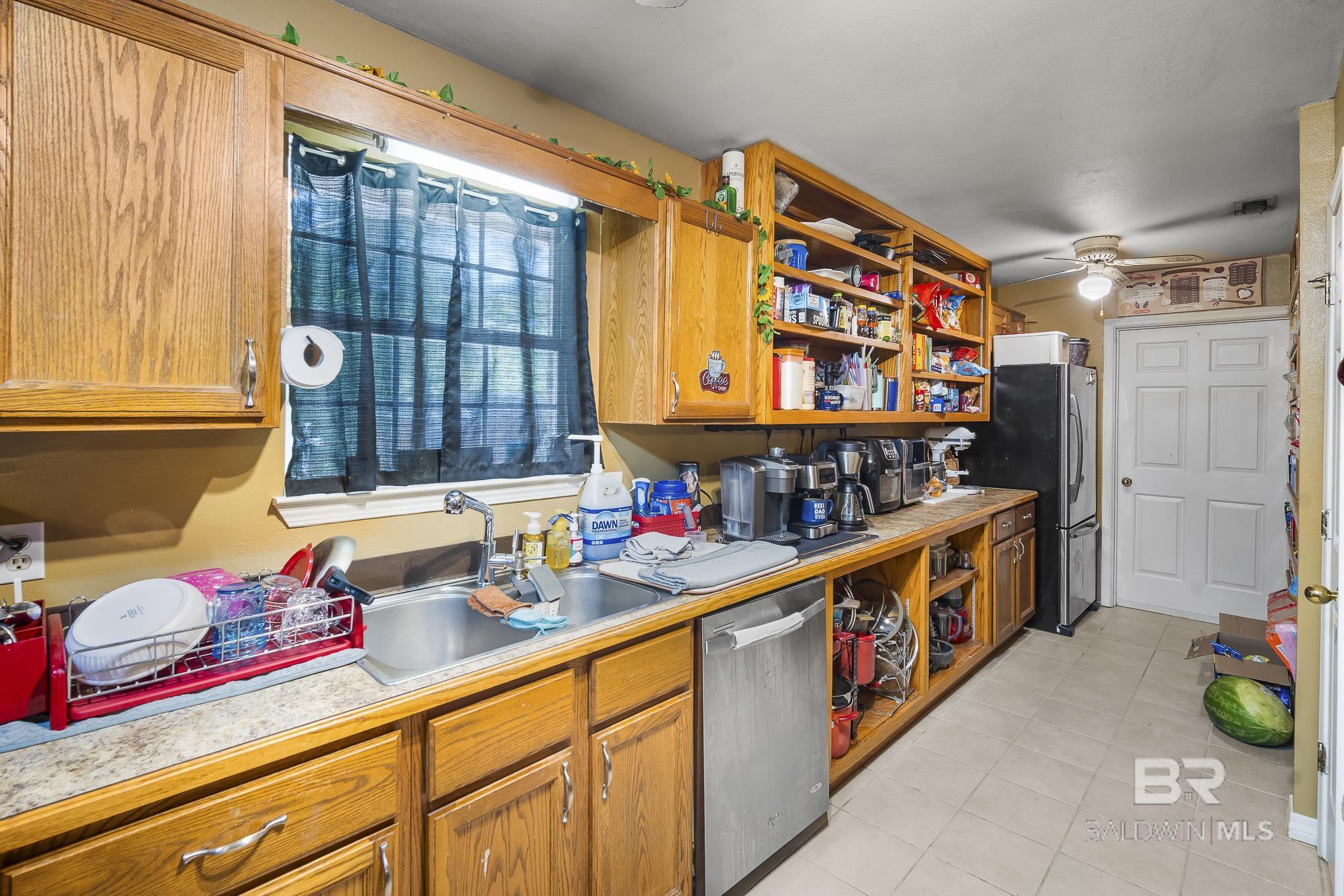 https://zimg.paragon.ice.com/ParagonImages/Property/PG/BCAR/397110/5/0/0/95346f2e198bccba54ae92bf8de42738/7/70e58880f3061efb6a973237e1d32a39/397110-E83341EC-A97A-4710-AEBE-F6BB6431EBF3.JPG