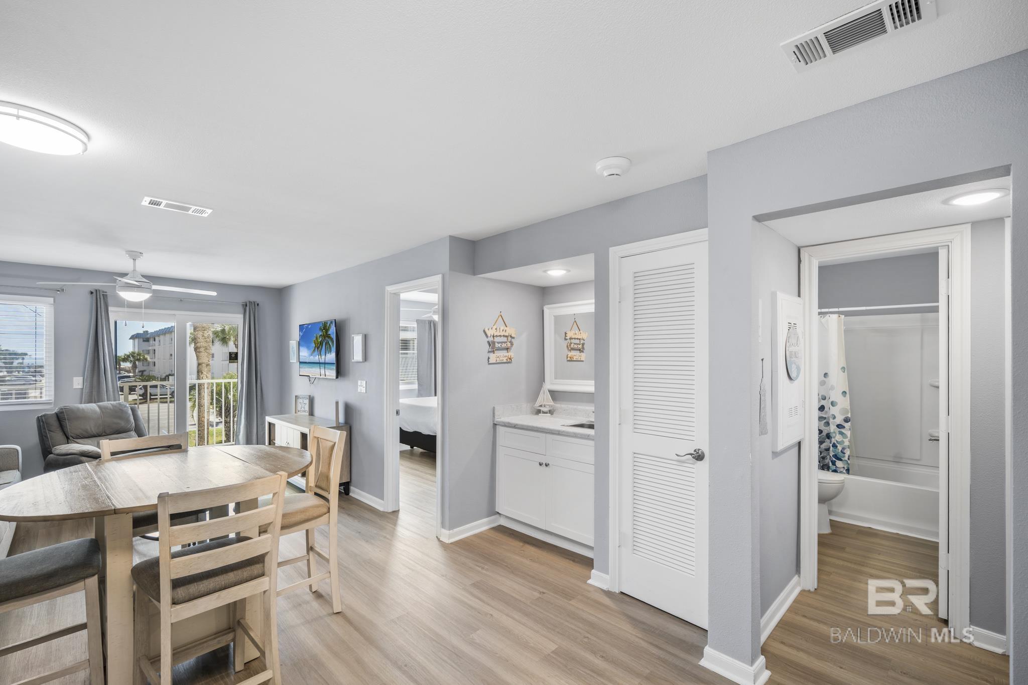 https://zimg.paragon.ice.com/ParagonImages/Property/PG/BCAR/397111/4/0/0/ee7540b2be953a90516abc65afac088b/7/a841ddb0c649cf5f909efc874865b684/397111-C7CA5FF1-A94C-4441-B099-8717805FB918.JPG