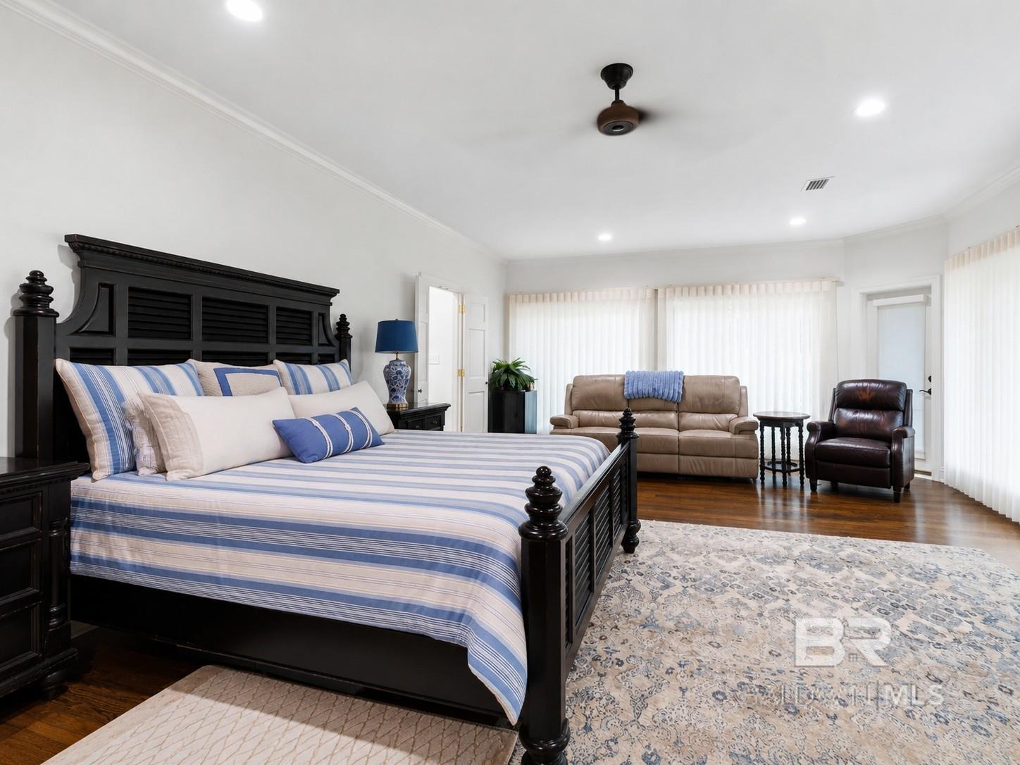 https://zimg.paragon.ice.com/ParagonImages/Property/PG/BCAR/397114/22/0/0/2d47baa6b2f11afddf4cd46949f14948/7/c93b5f27d84d4b5769c02e4383889597/397114-1249d21e-19f4-476b-8946-b218d2923da6.JPG