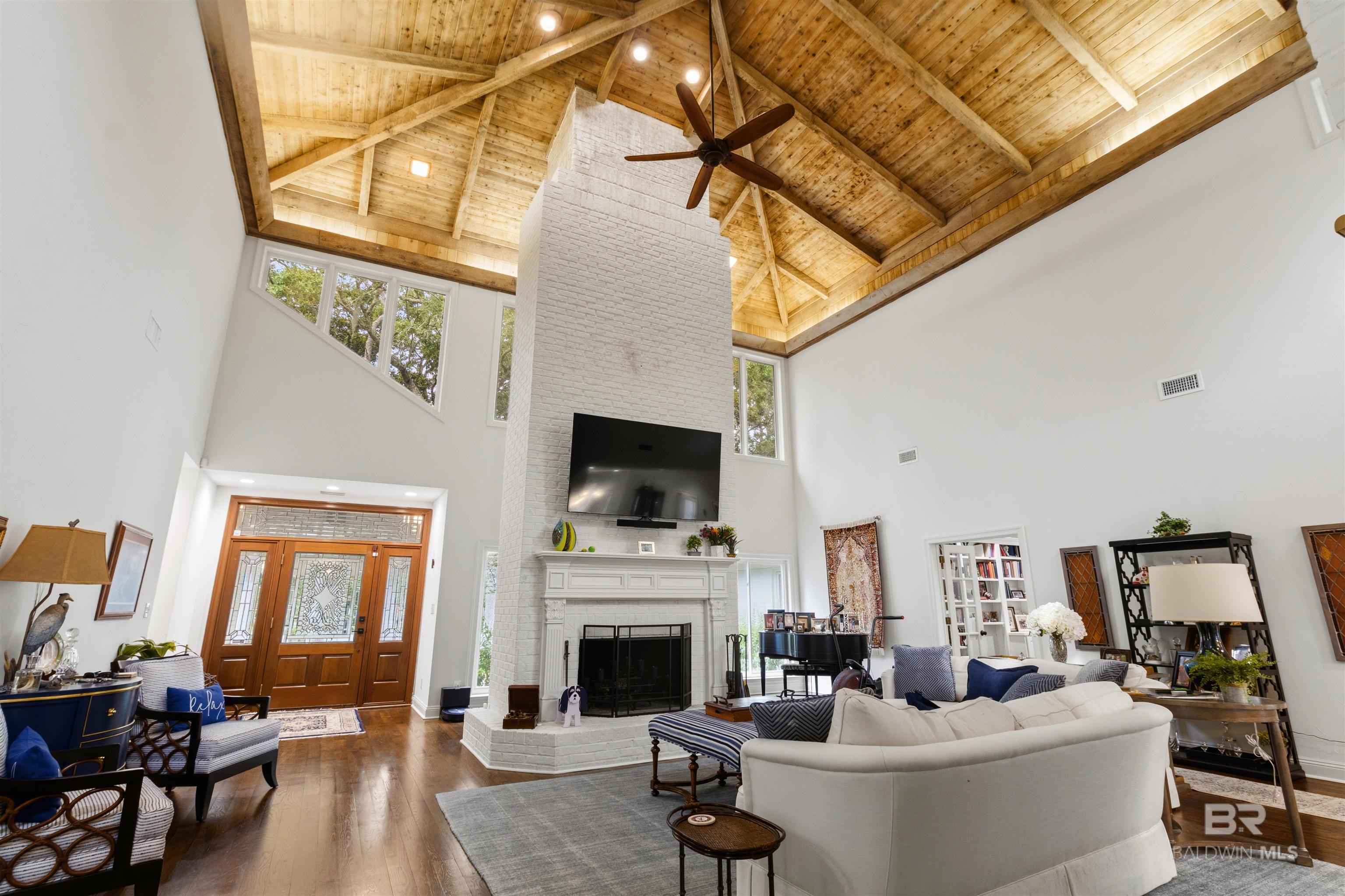 https://zimg.paragon.ice.com/ParagonImages/Property/PG/BCAR/397114/6/0/0/5621ce1482f857cf0fcfd50f1239876c/7/c93b5f27d84d4b5769c02e4383889597/397114-bbafe7bb-61ee-44c5-a8d6-5dfb487a0bf4.JPG