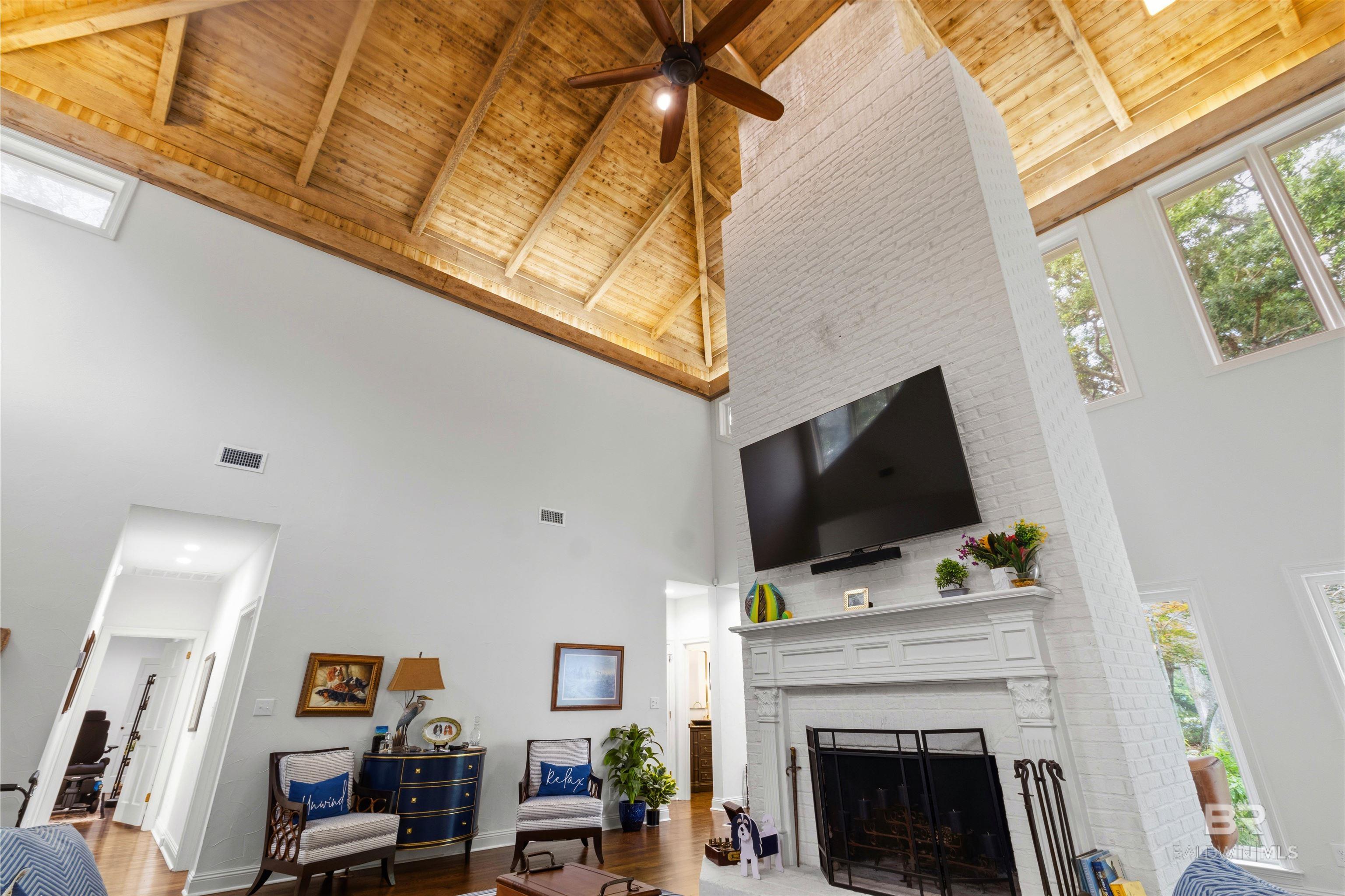 https://zimg.paragon.ice.com/ParagonImages/Property/PG/BCAR/397114/7/0/0/51f3aa9bde2cc401820a65d38d7a3d51/7/c93b5f27d84d4b5769c02e4383889597/397114-3b88e22d-f705-4e2c-9a1a-ed5be3efb647.JPG