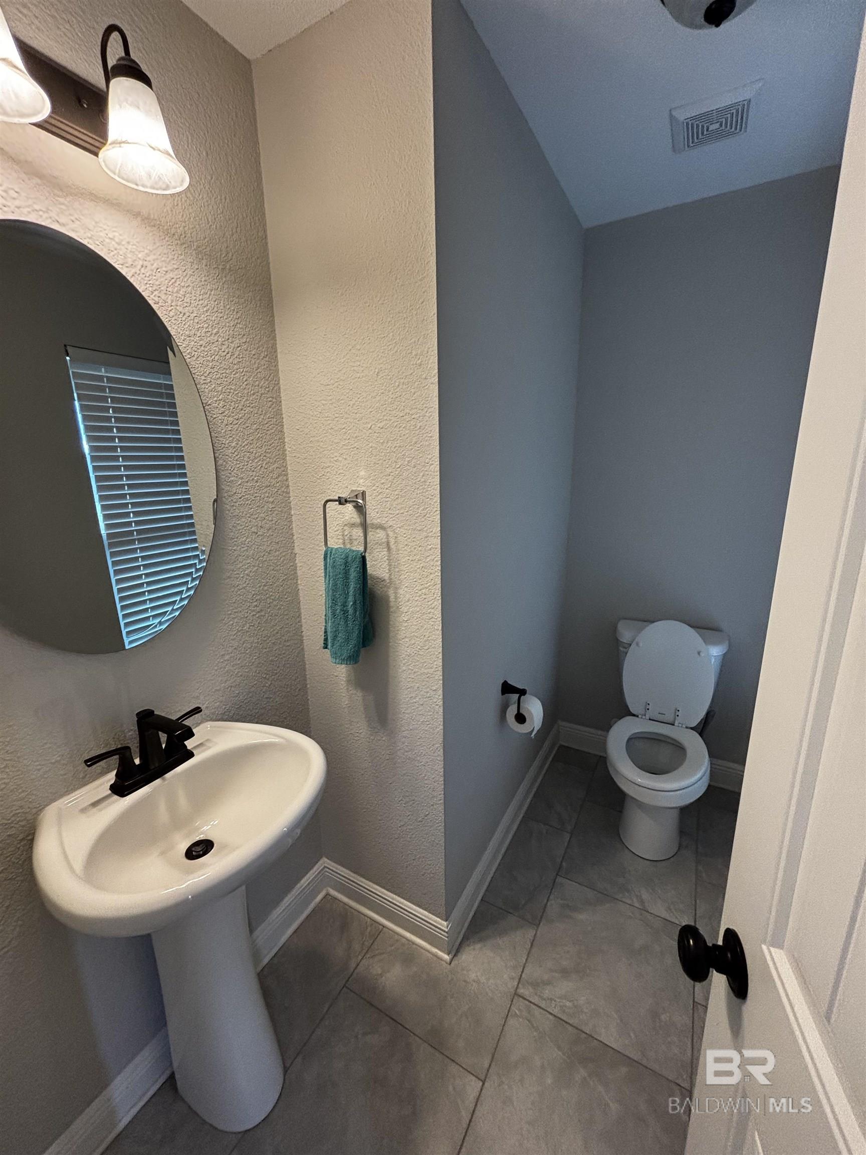 https://zimg.paragon.ice.com/ParagonImages/Property/PG/BCAR/397119/13/0/0/a319caf716498fbc633f9a69416b071b/7/1d7cbe6c06225162319b47de44815384/397119-A4FA3D87-340D-4D1F-81DF-919FFBC0F767.JPG