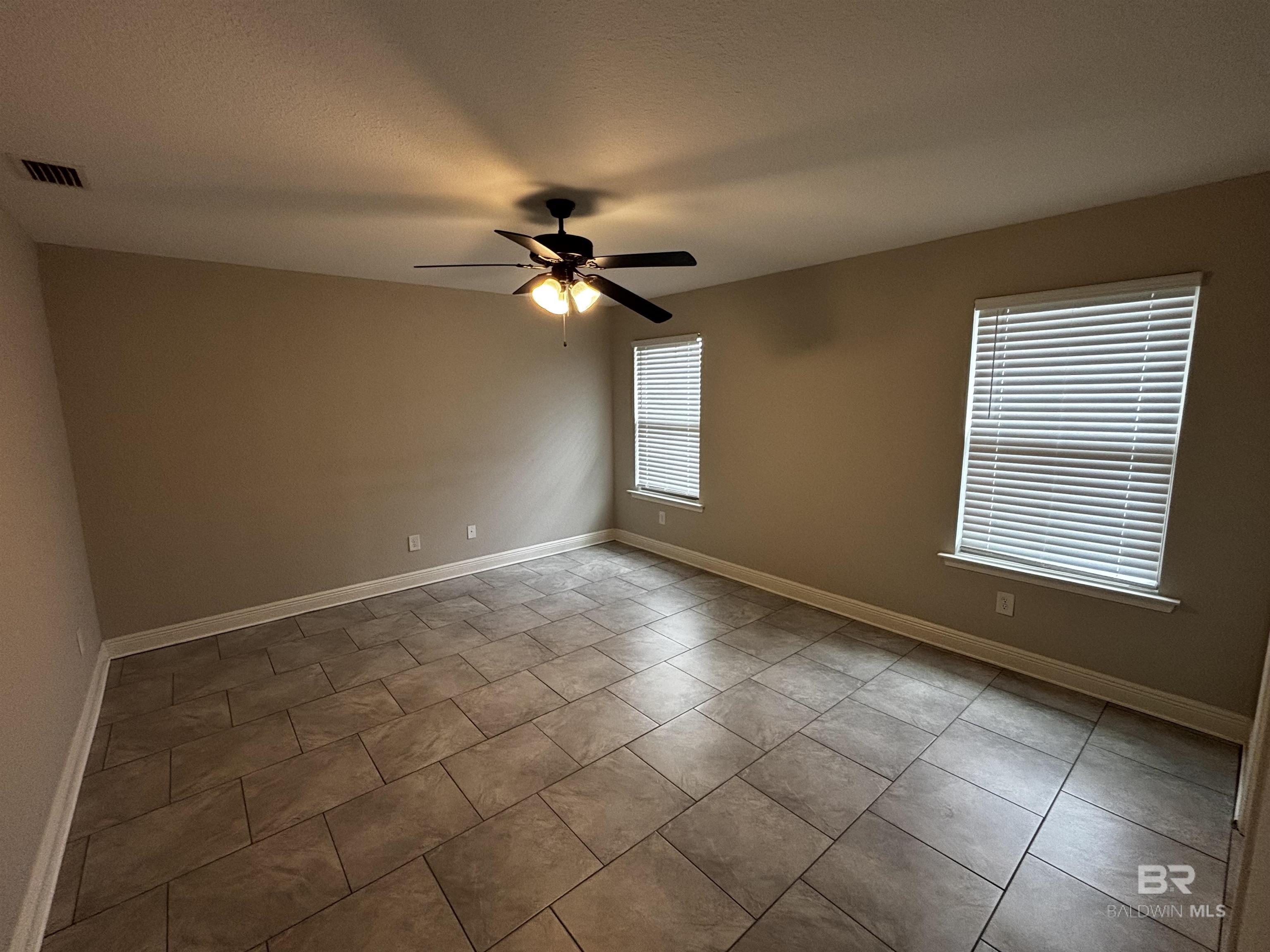 https://zimg.paragon.ice.com/ParagonImages/Property/PG/BCAR/397119/5/0/0/440c5523b78b553158c68c882290ff91/7/1d7cbe6c06225162319b47de44815384/397119-CE9B0973-B25C-4F64-9C5C-C42E3724D4F2.JPG