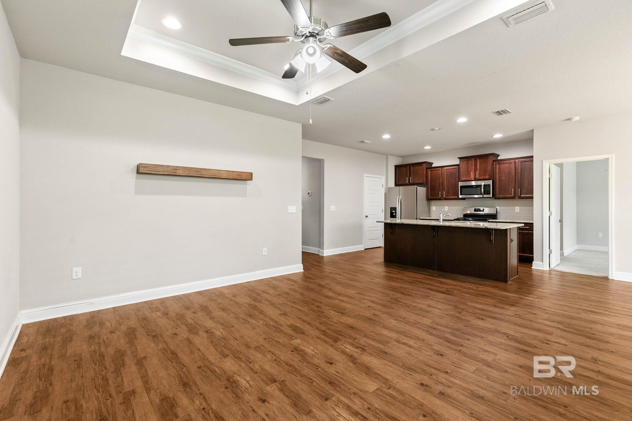 https://zimg.paragon.ice.com/ParagonImages/Property/PG/BCAR/397124/13/0/0/08524c2ae7968e69ab5b1e5531ec1492/7/c04557911db0fce271278b480f8d109d/397124-1f56f69f-b50a-4631-af4e-d855791145c8.JPG