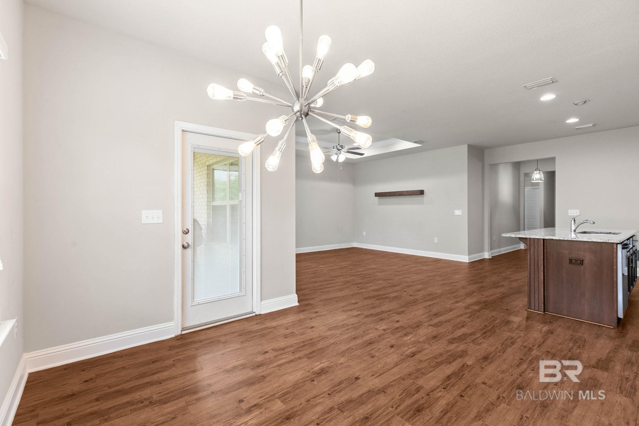 https://zimg.paragon.ice.com/ParagonImages/Property/PG/BCAR/397124/16/0/0/18e1f989bdb047dbcf5c13bd3e943d32/7/c04557911db0fce271278b480f8d109d/397124-4b3c5109-1852-4388-af67-07d2aa31d2bc.JPG