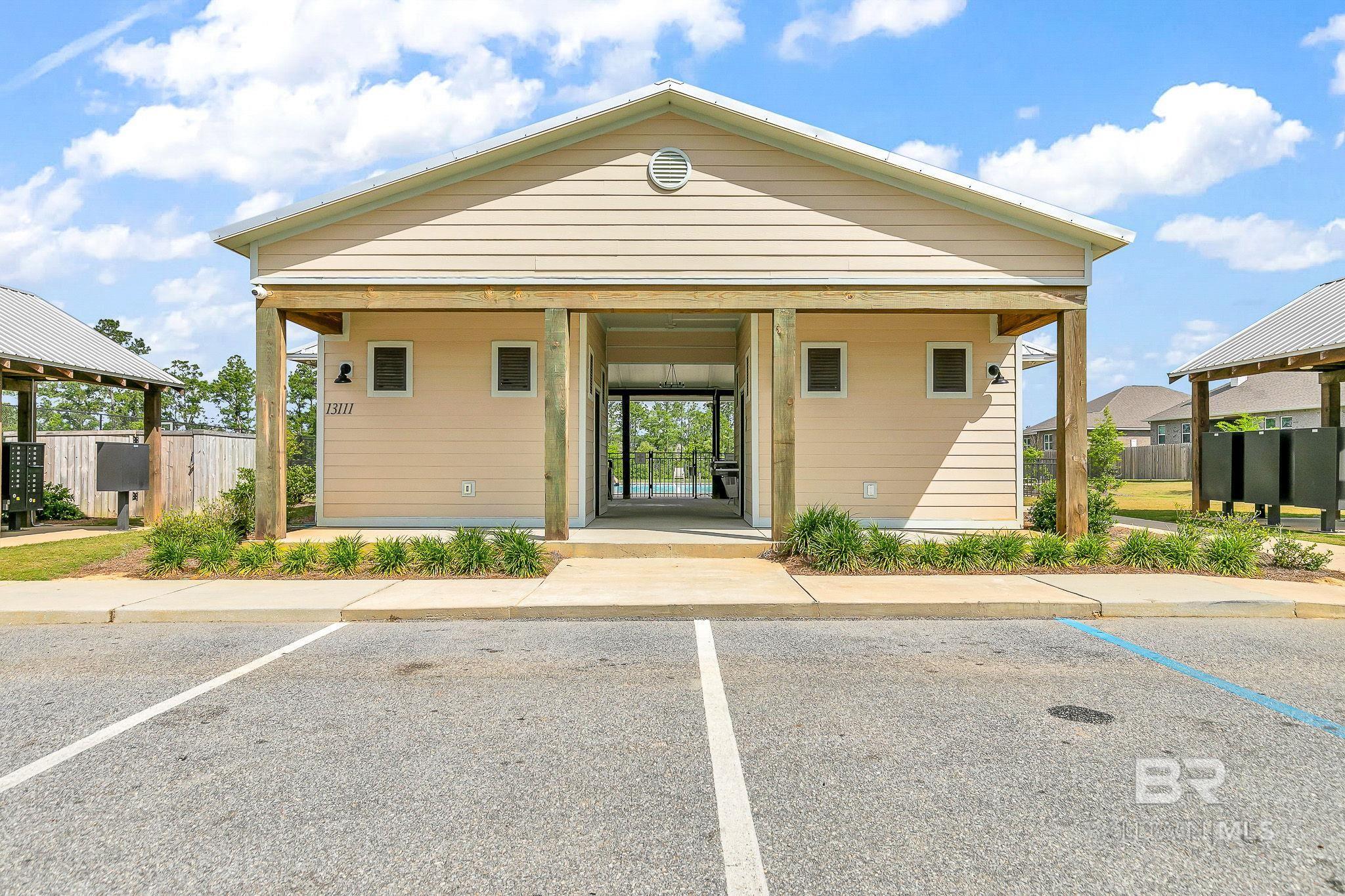 https://zimg.paragon.ice.com/ParagonImages/Property/PG/BCAR/397124/38/0/0/e85633f98af8b44d6adf4bb0641d1180/7/c04557911db0fce271278b480f8d109d/397124-6678c1bd-e7de-48c1-9cf9-b7717694ce10.JPG