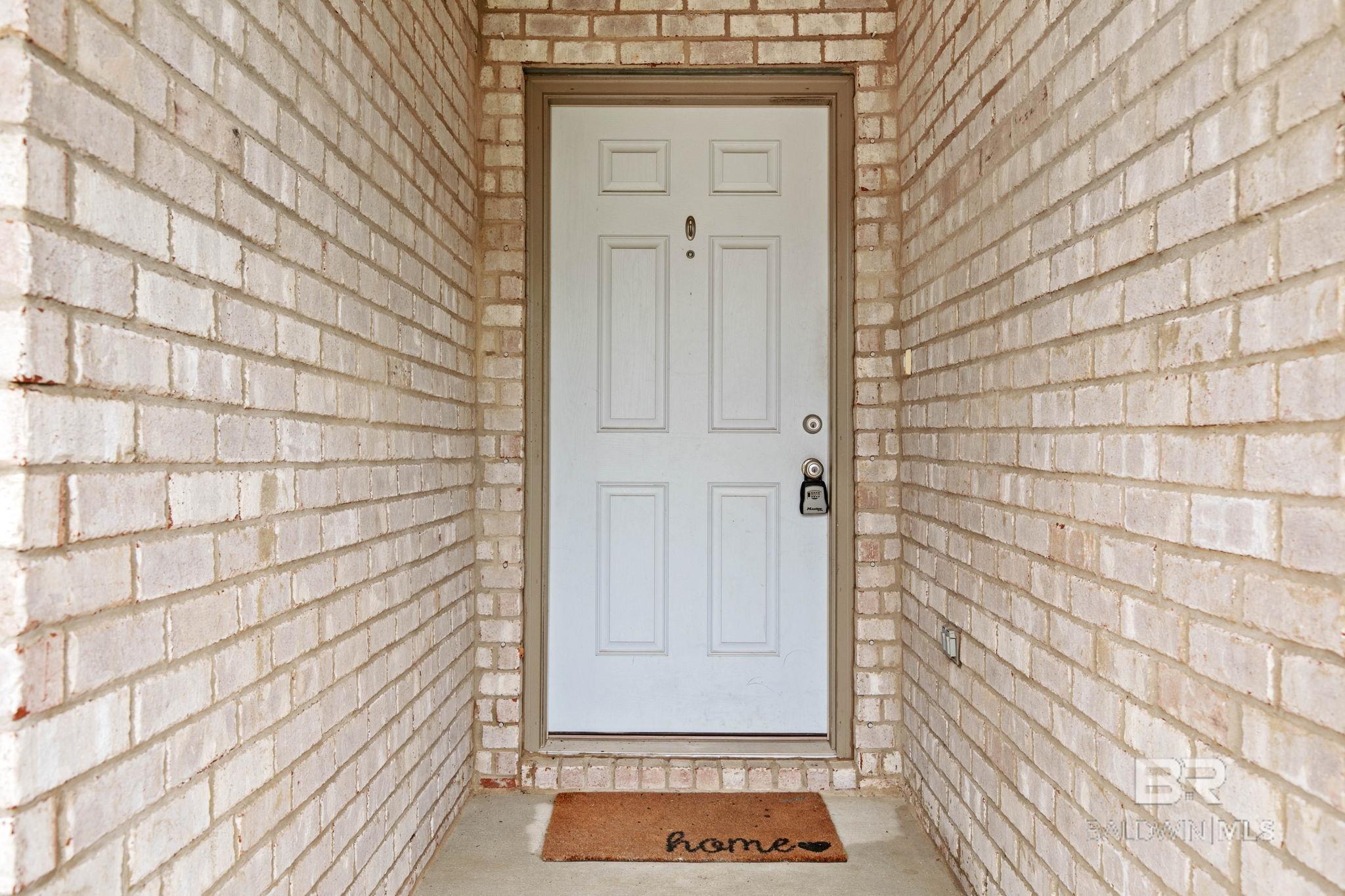 https://zimg.paragon.ice.com/ParagonImages/Property/PG/BCAR/397124/4/0/0/c3f2d56ae3804fd958f66da1de559aa6/7/c04557911db0fce271278b480f8d109d/397124-d4a2791a-1e45-4887-8a42-1f1f9c4ac80d.JPG