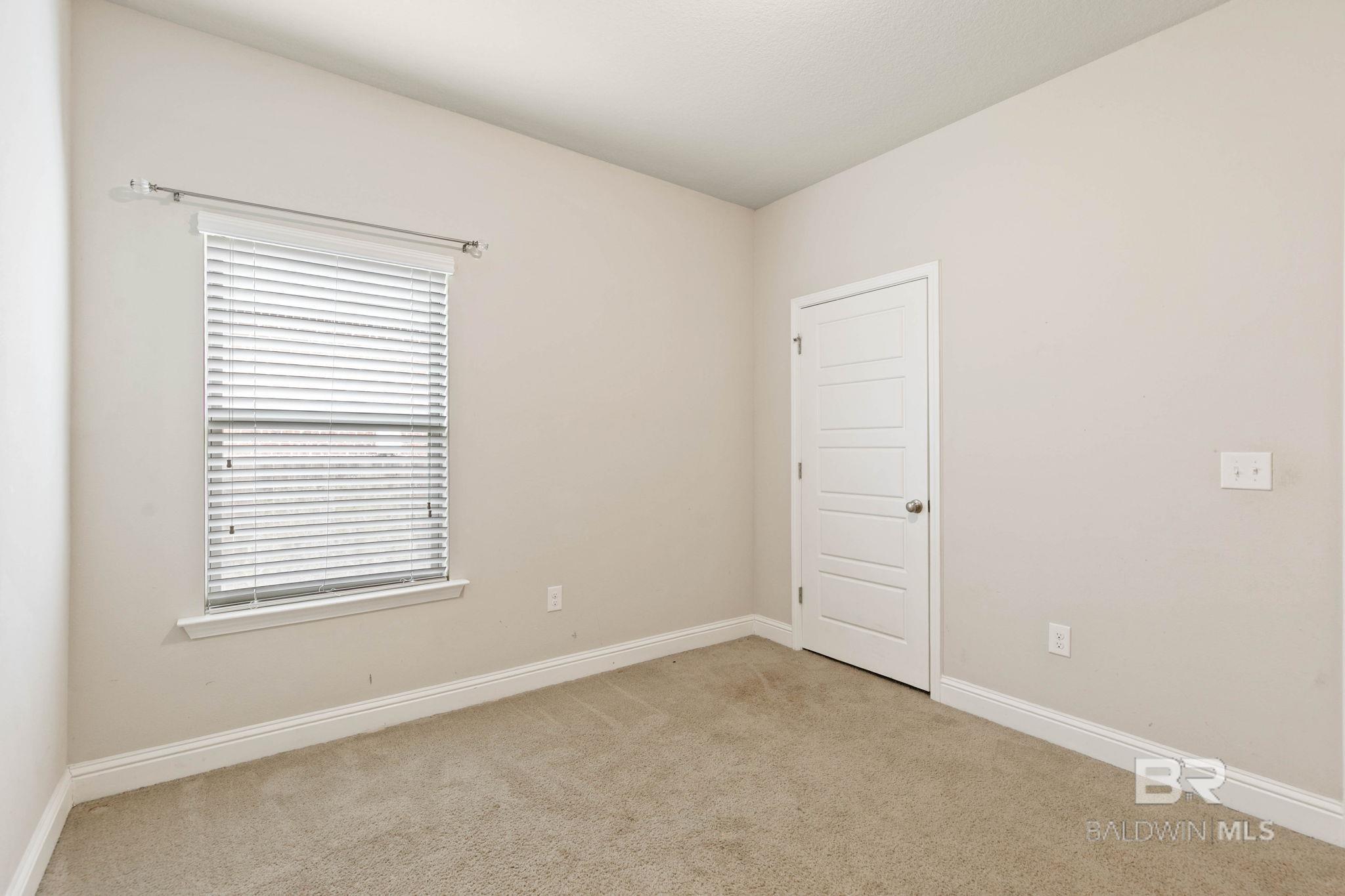 https://zimg.paragon.ice.com/ParagonImages/Property/PG/BCAR/397124/5/0/0/ac61ddcab32206a40cfff4442fe8be32/7/c04557911db0fce271278b480f8d109d/397124-707b2053-5f70-4810-ae89-f9bc2a66cf95.JPG
