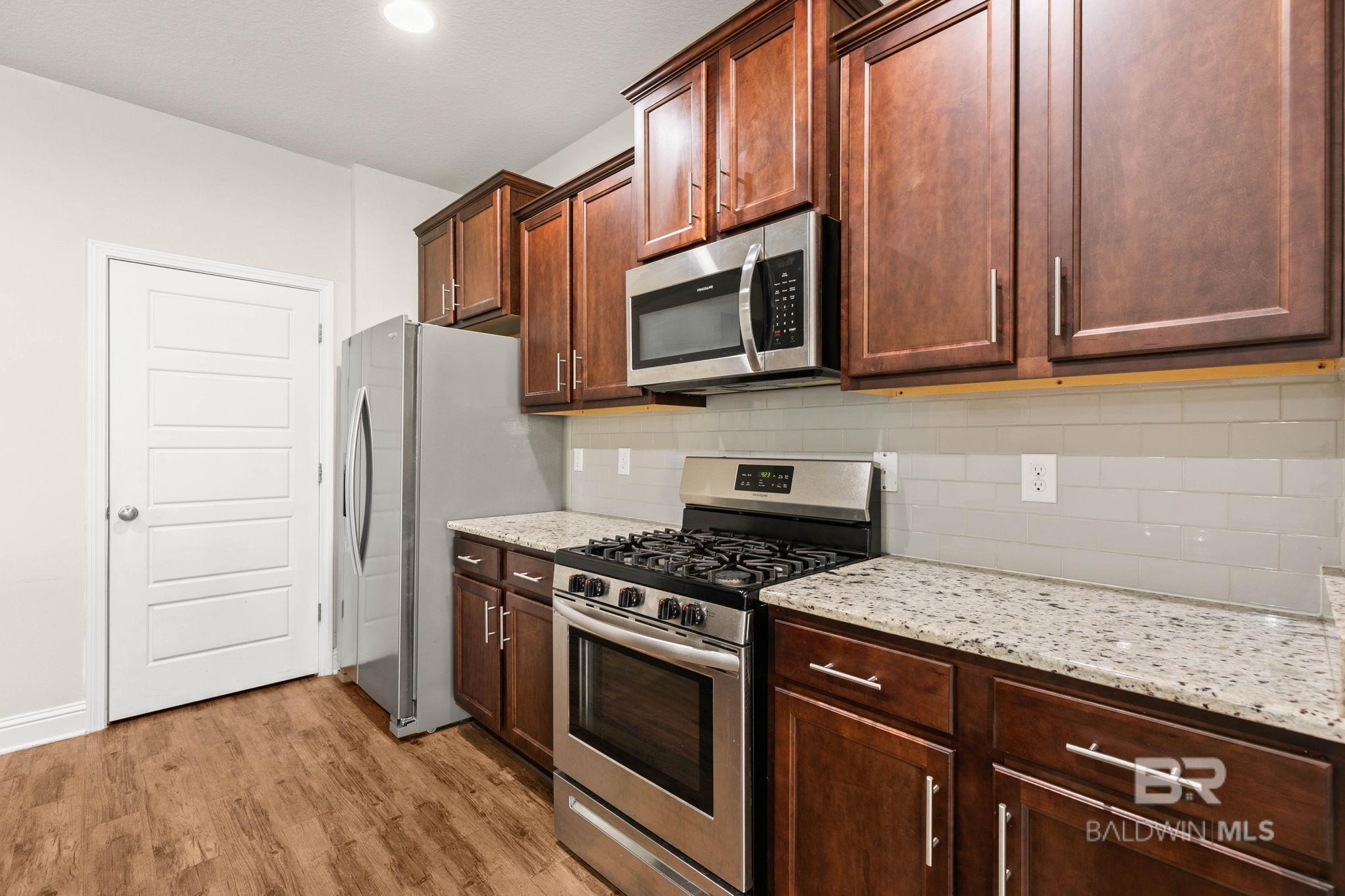 https://zimg.paragon.ice.com/ParagonImages/Property/PG/BCAR/397124/9/0/0/b88c7f102dc64277f3b01b78e48e75ca/7/c04557911db0fce271278b480f8d109d/397124-f9ab76b7-cbb4-4754-bd21-34056984f587.JPG