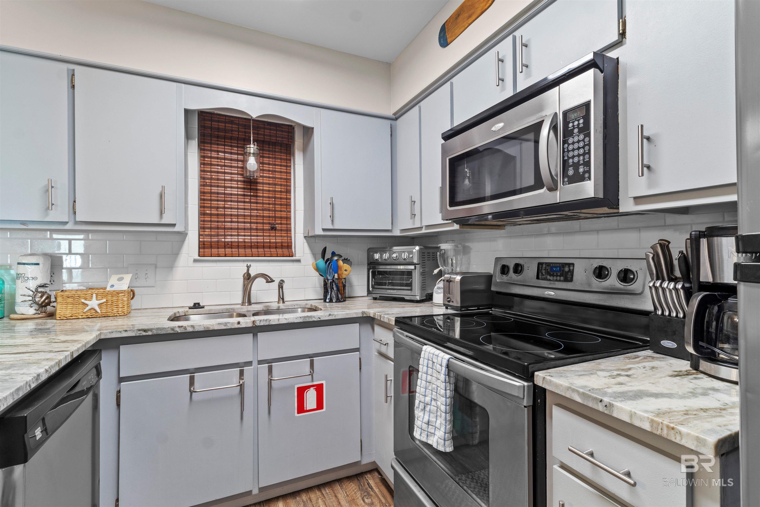 https://zimg.paragon.ice.com/ParagonImages/Property/PG/BCAR/397149/7/0/0/2f041d527d40cc81d50a25744fe95bee/7/3dae1a05265257660484351b883ff7a7/397149-63f6a90f-06c9-42f2-9333-a8dc8c7f79ec.JPG