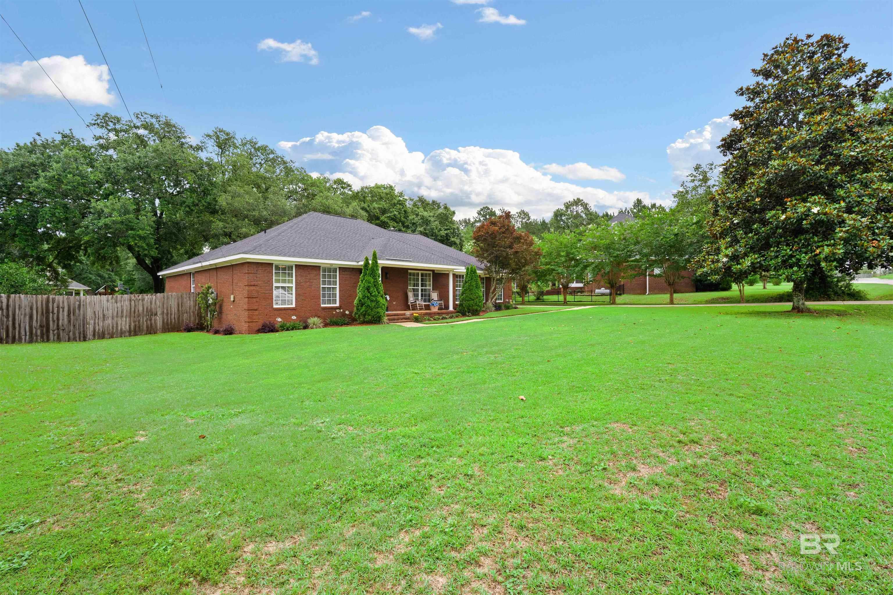 https://zimg.paragon.ice.com/ParagonImages/Property/PG/BCAR/397159/1/0/0/6e99c6d5674300078bf96c6441cfc50c/7/e0e9ed011bdf3be65021114c2624453e/397159-ccdd0fba-c93d-4732-b73a-603210c9d777.JPG