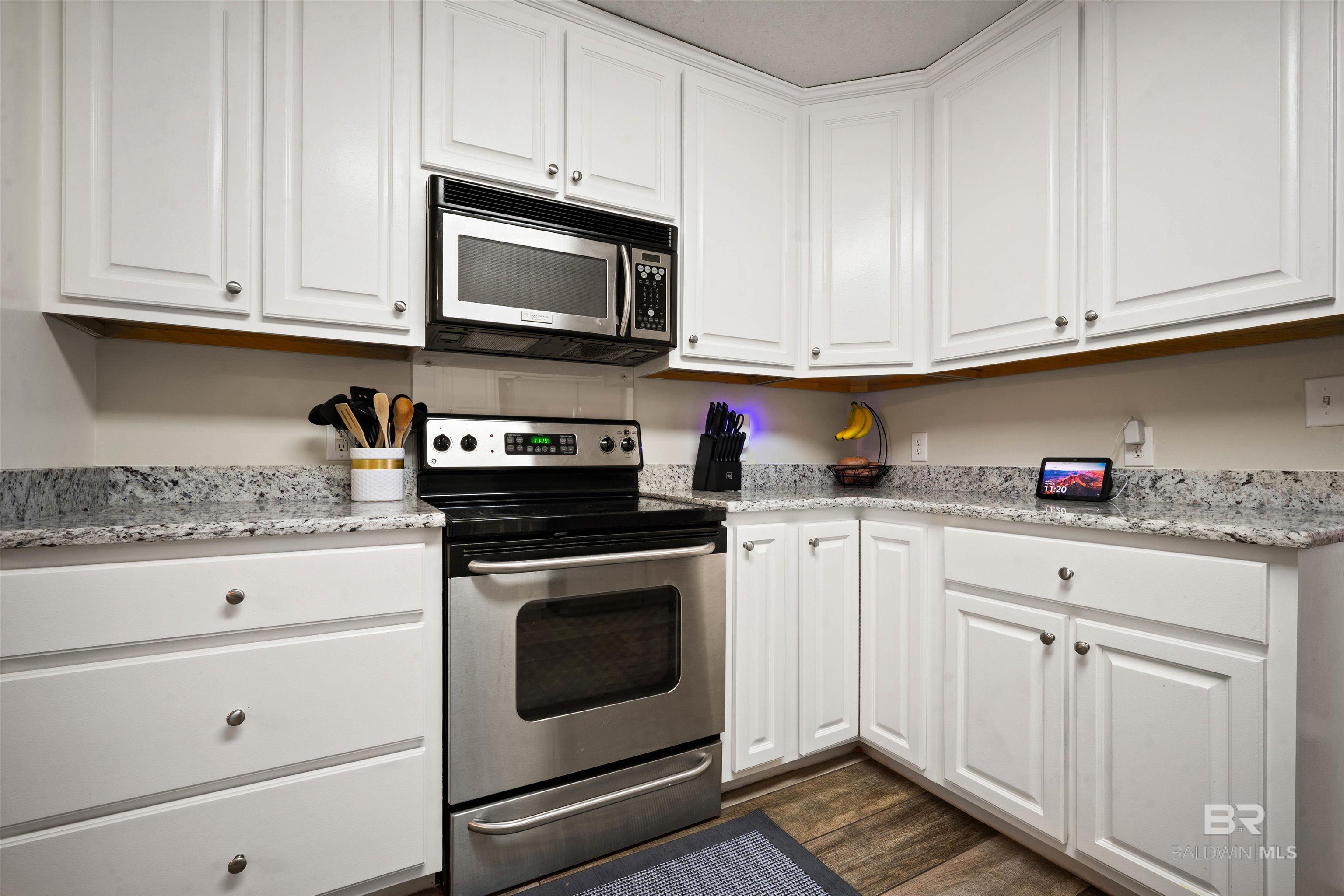https://zimg.paragon.ice.com/ParagonImages/Property/PG/BCAR/397159/10/0/0/fc32cb9273cf56a3c4b2c06bc4c54439/7/e0e9ed011bdf3be65021114c2624453e/397159-e377d9c2-0a2a-40be-87a1-5b10b05d75c1.JPG