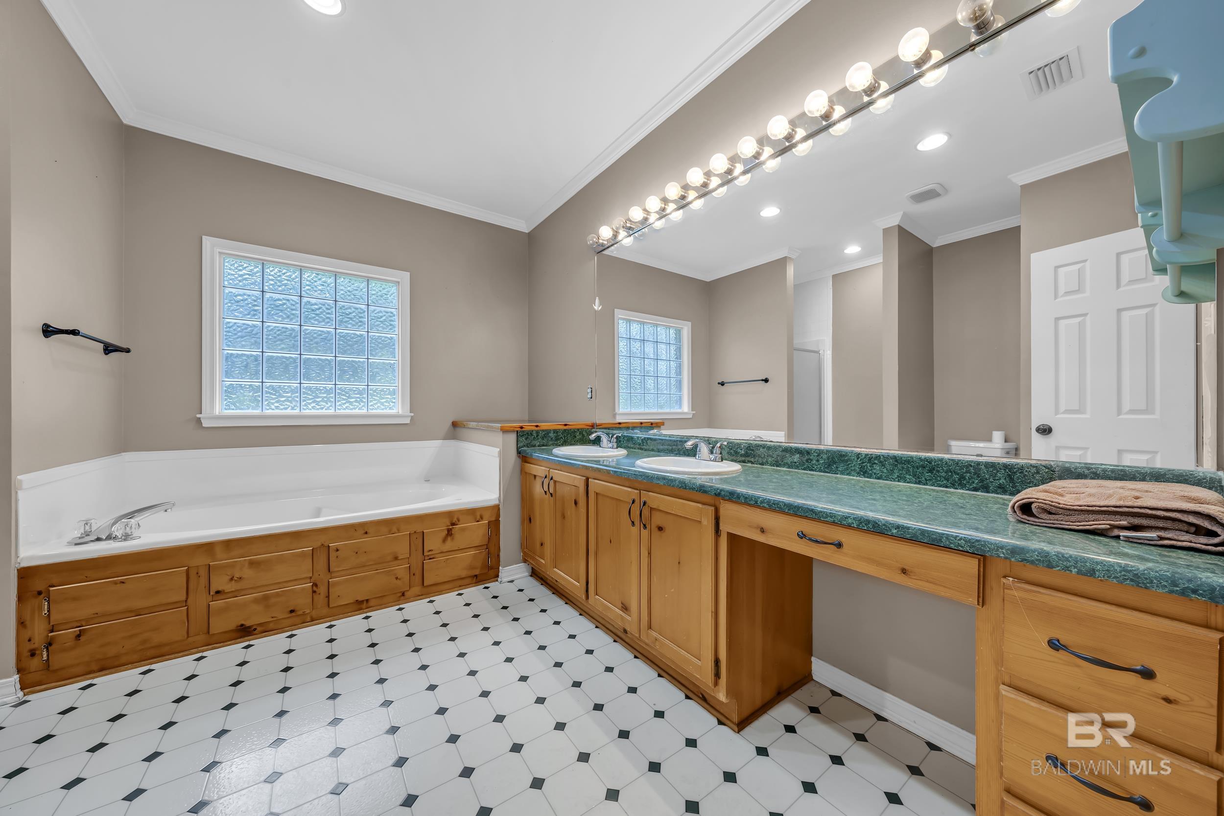 https://zimg.paragon.ice.com/ParagonImages/Property/PG/BCAR/397161/12/0/0/ba58e25bda62241a836fd073eb3c7445/7/0a37d56f147596382c7c19579cec25ca/397161-e724c60d-8d78-4fdf-bcc5-db60966b955e.JPG