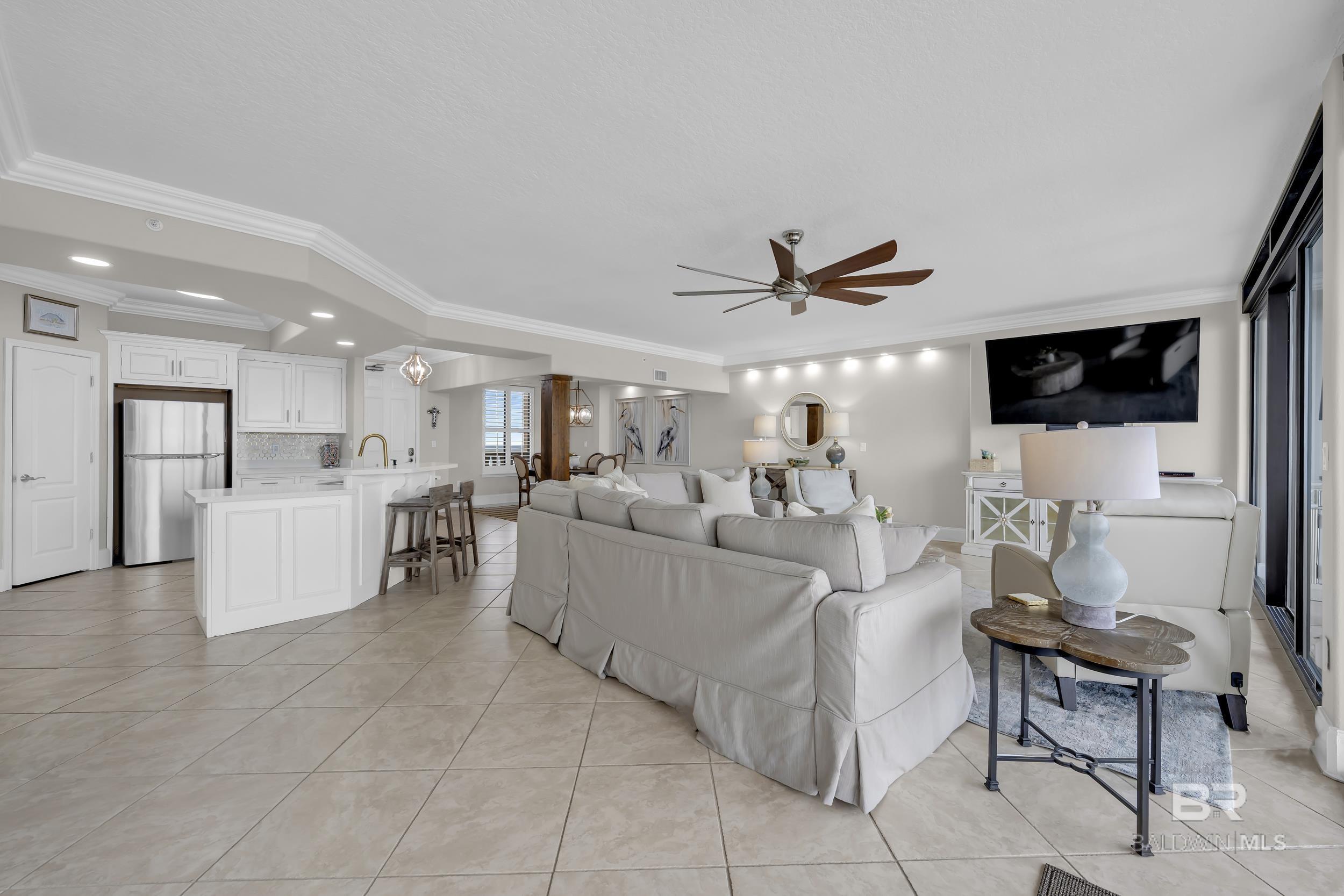 https://zimg.paragon.ice.com/ParagonImages/Property/PG/BCAR/397171/28/0/0/d3eb4451e6182821a6c5d44338a28cf4/7/84981f60f25e1ce8d23b5c2b0a0b0ff0/397171-0bb117b7-d3ed-42e5-93d2-073df588ccbb.JPG