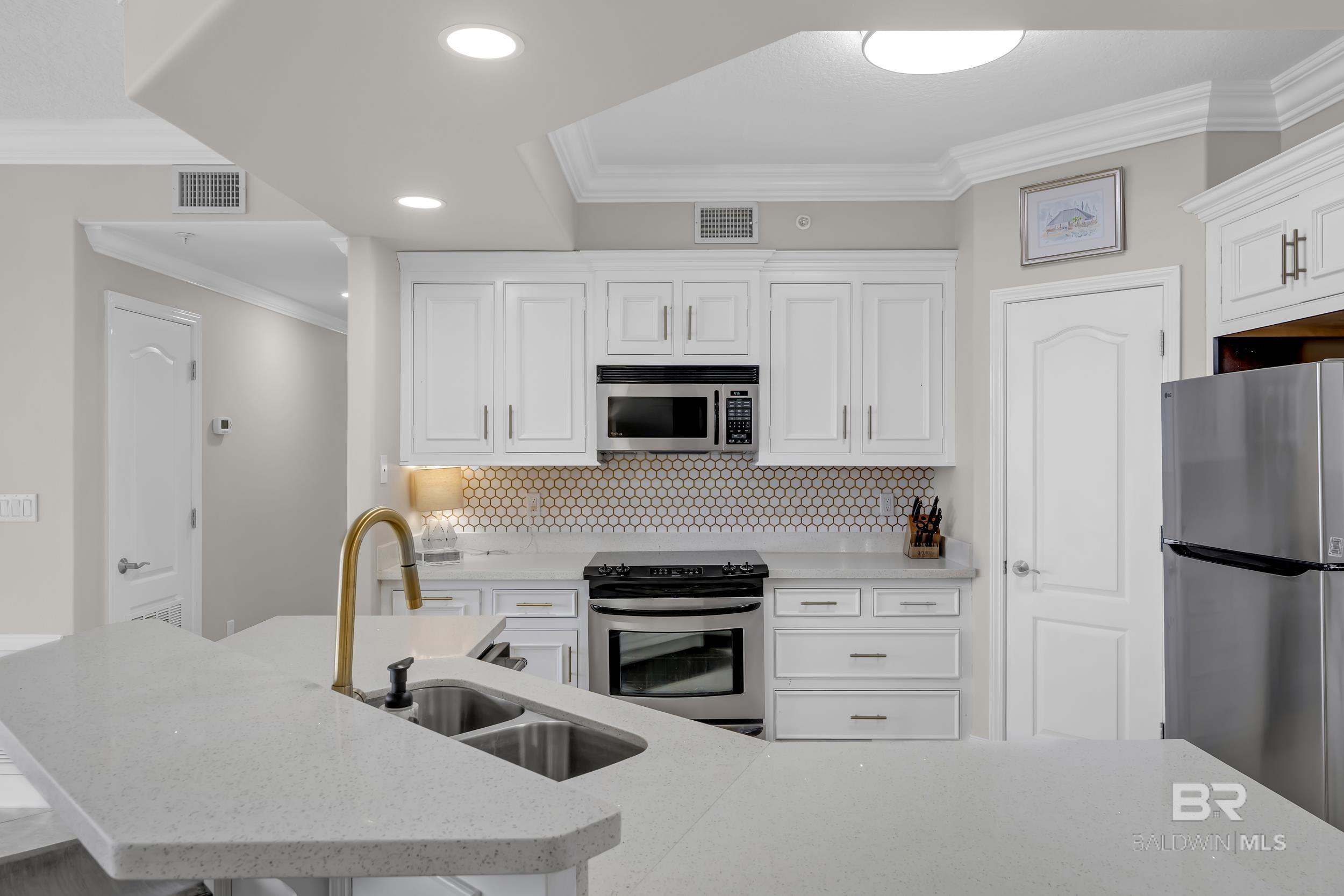 https://zimg.paragon.ice.com/ParagonImages/Property/PG/BCAR/397171/42/0/0/e02d1441be7cf87a66abeb78e32da2de/7/84981f60f25e1ce8d23b5c2b0a0b0ff0/397171-32ccd36e-b7fc-42b7-bf78-b600e906418d.JPG