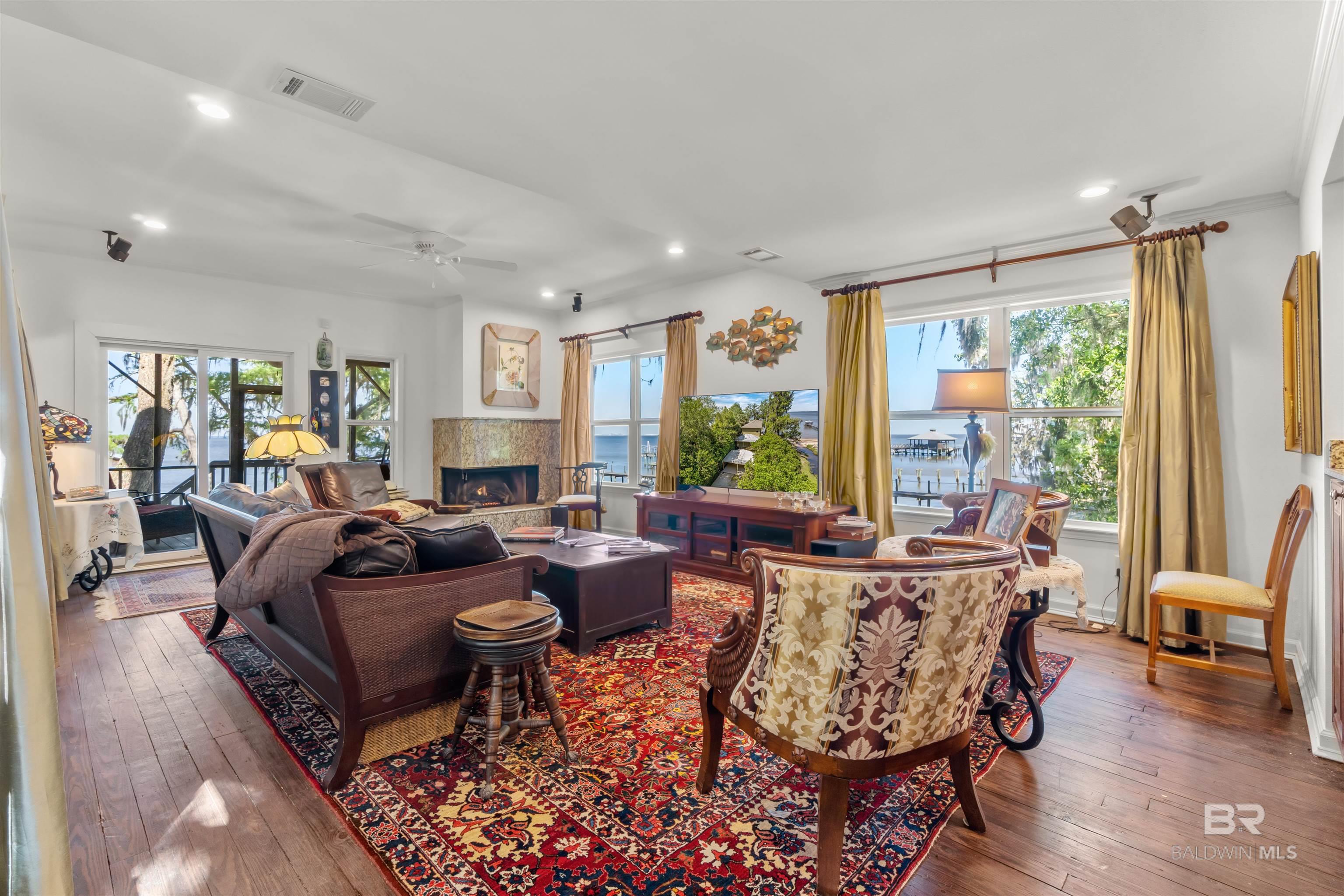 https://zimg.paragon.ice.com/ParagonImages/Property/PG/BCAR/397172/14/0/0/4c9c59e1066ee18ac770eb2a7d96088b/7/cef3990dc67490569a5351aff76af655/397172-efd7dd0b-2be2-43a4-ad31-53686477284c.JPG